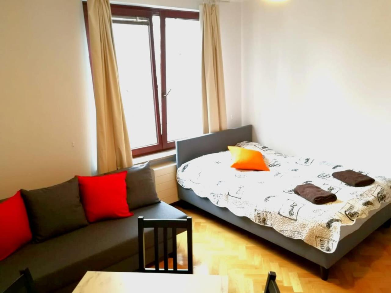 Three-Bedroom Apartment - Photo 12