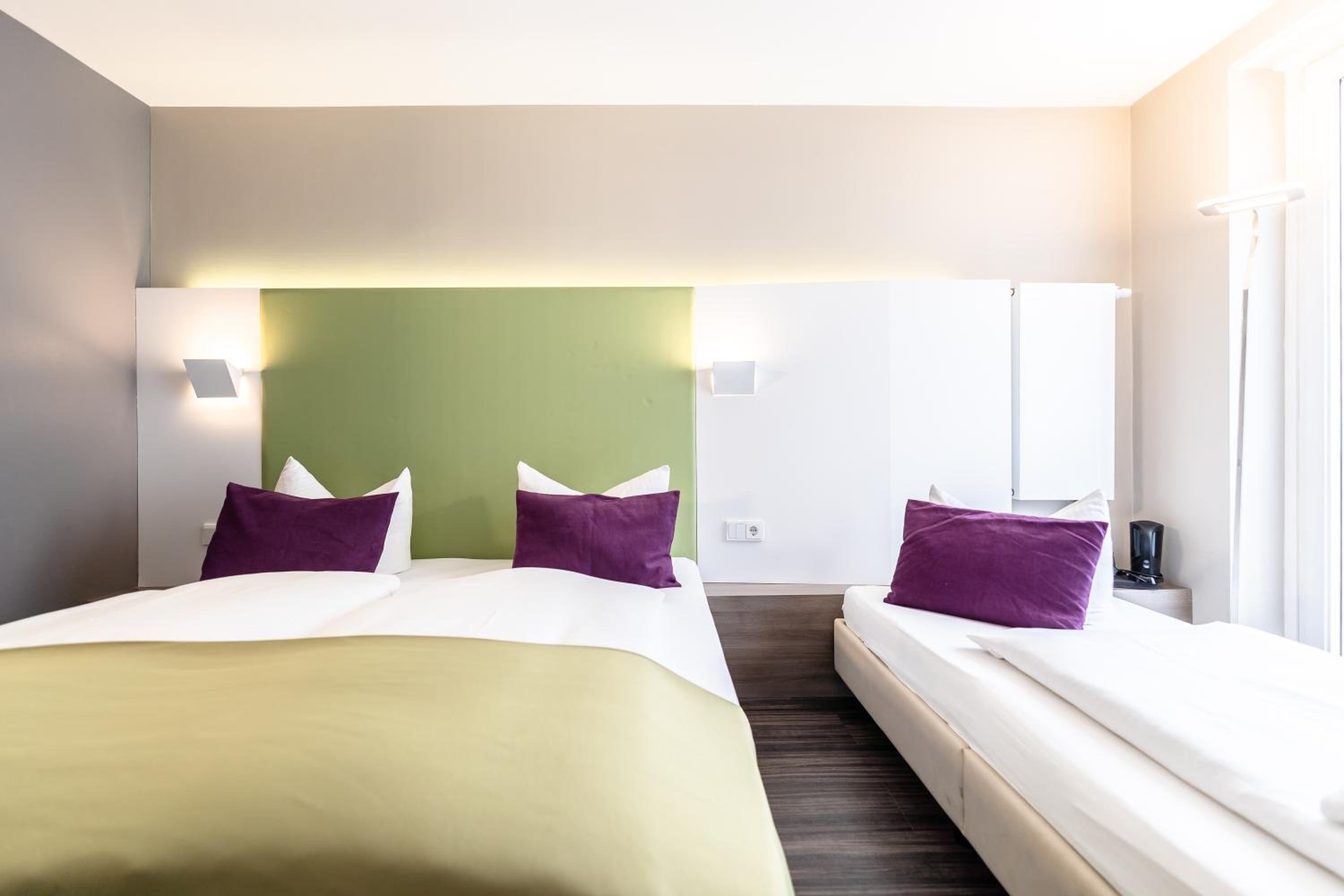 Triple Room with Air Conditioning - Photo 9