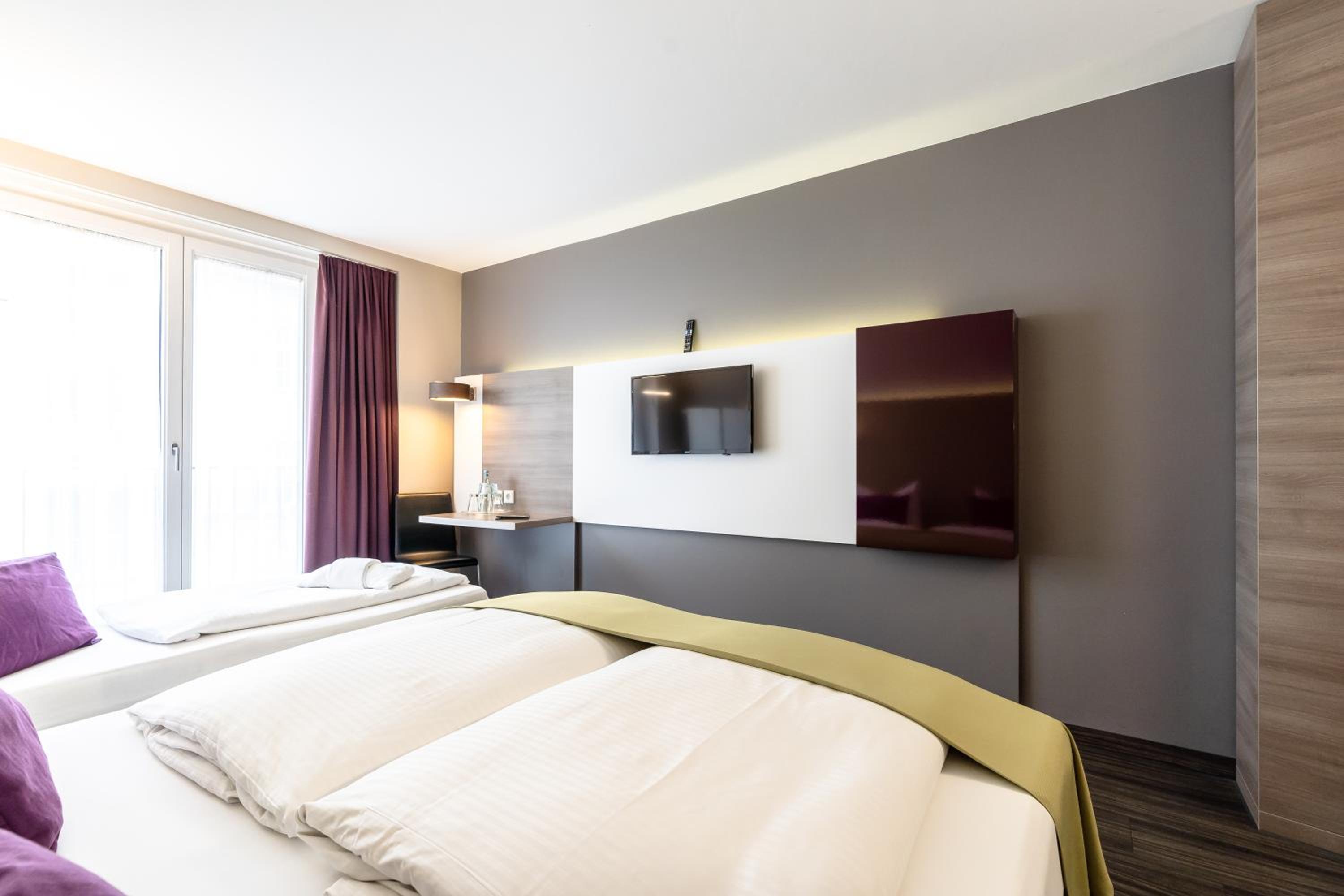 Triple Room with Air Conditioning - Photo 10