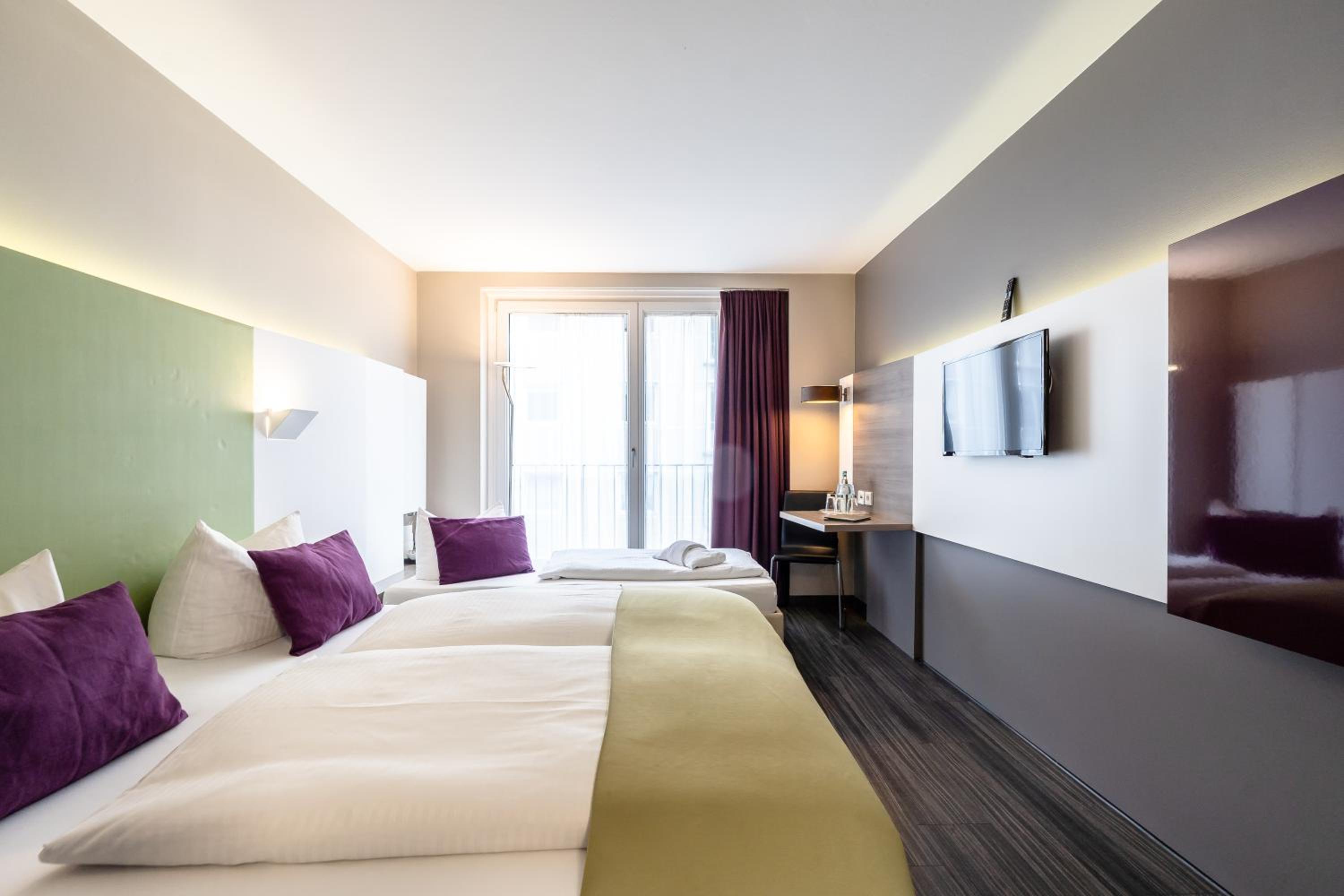 Triple Room with Air Conditioning - Photo 11