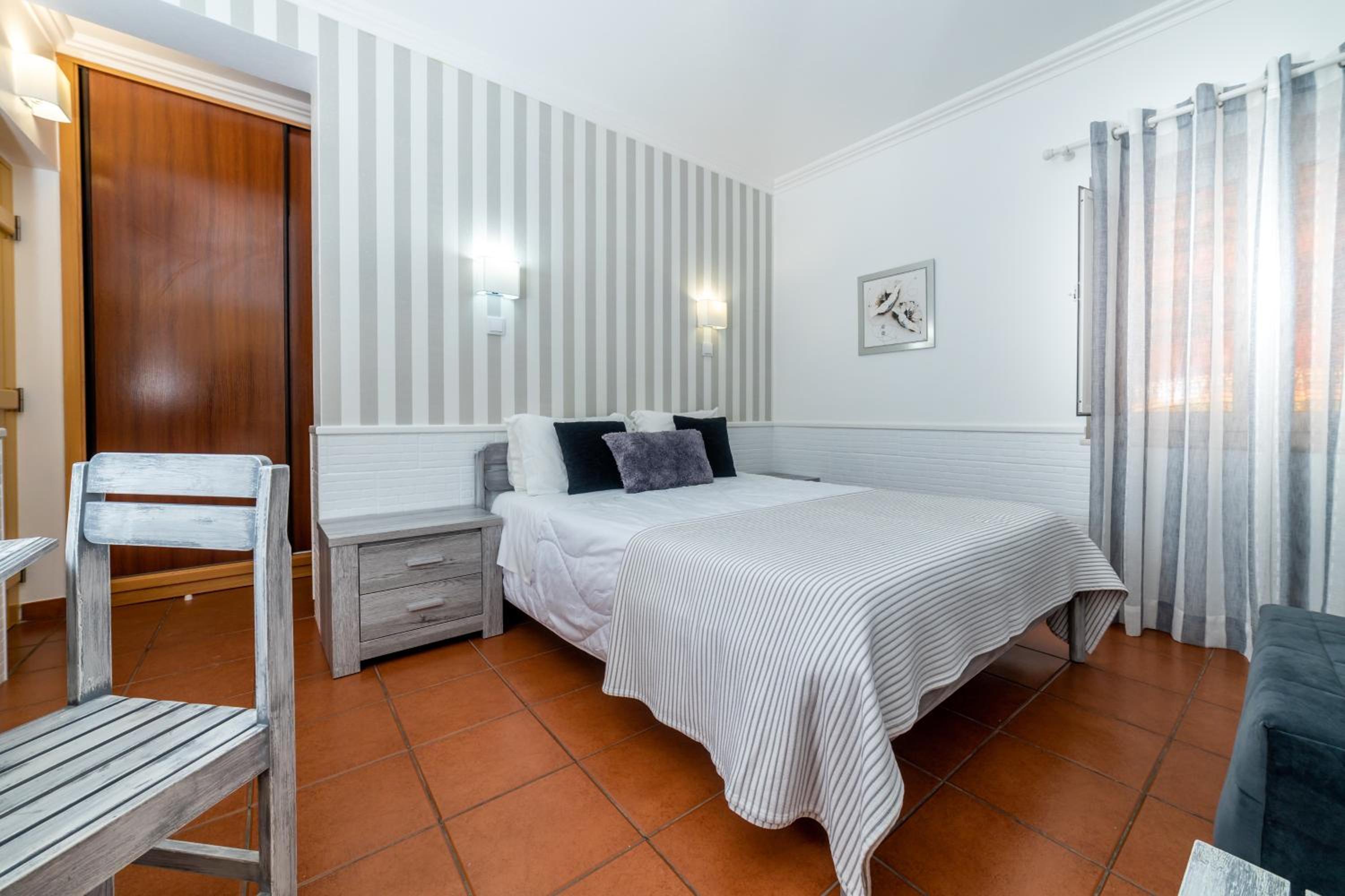 Double Room - Photo 2