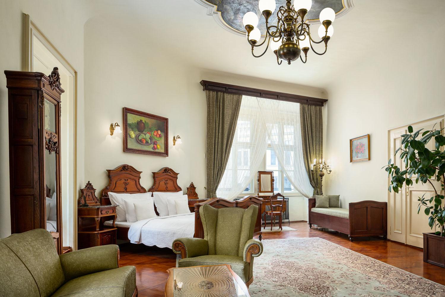 Deluxe Apartment