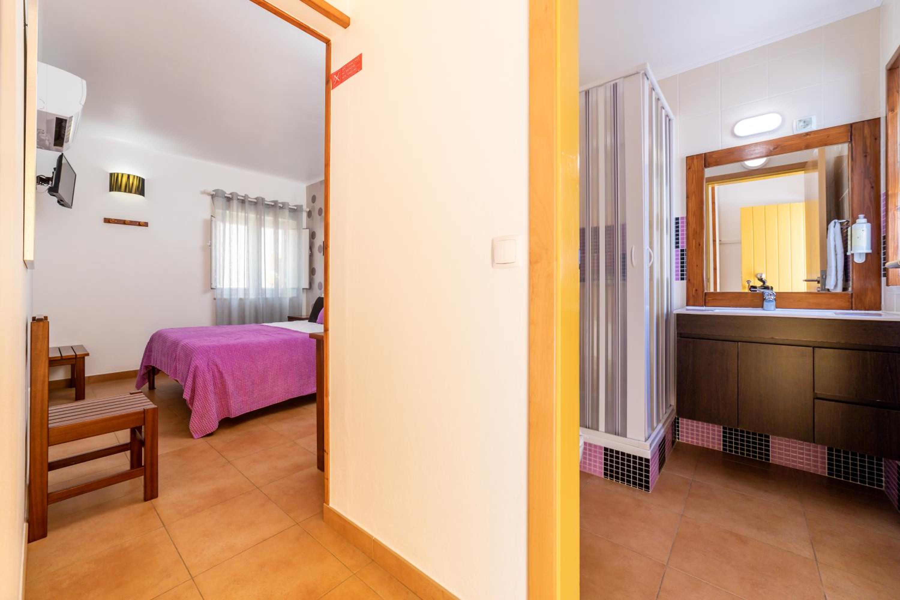 Double Room - Photo 23