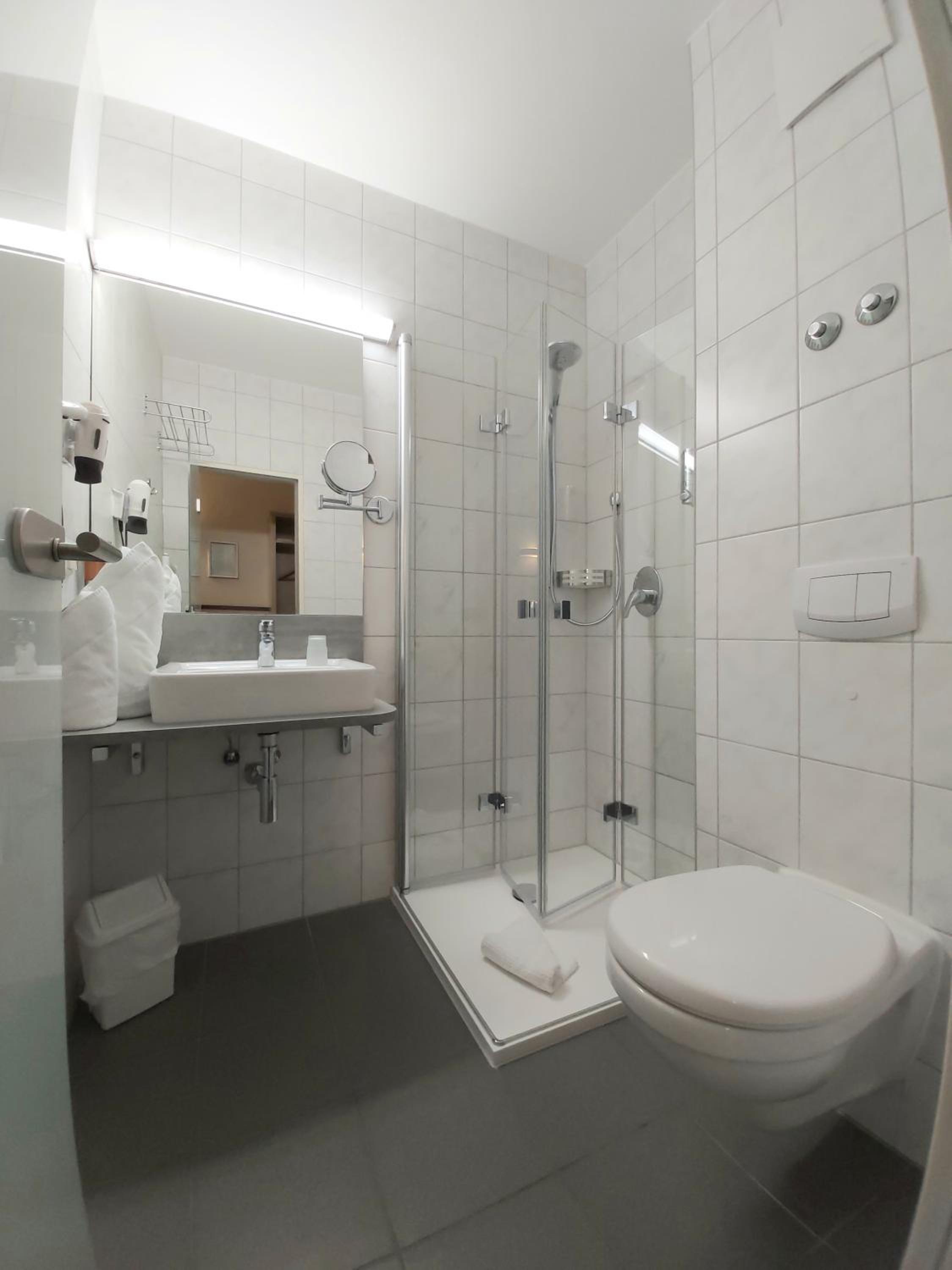 Single Room photo 2