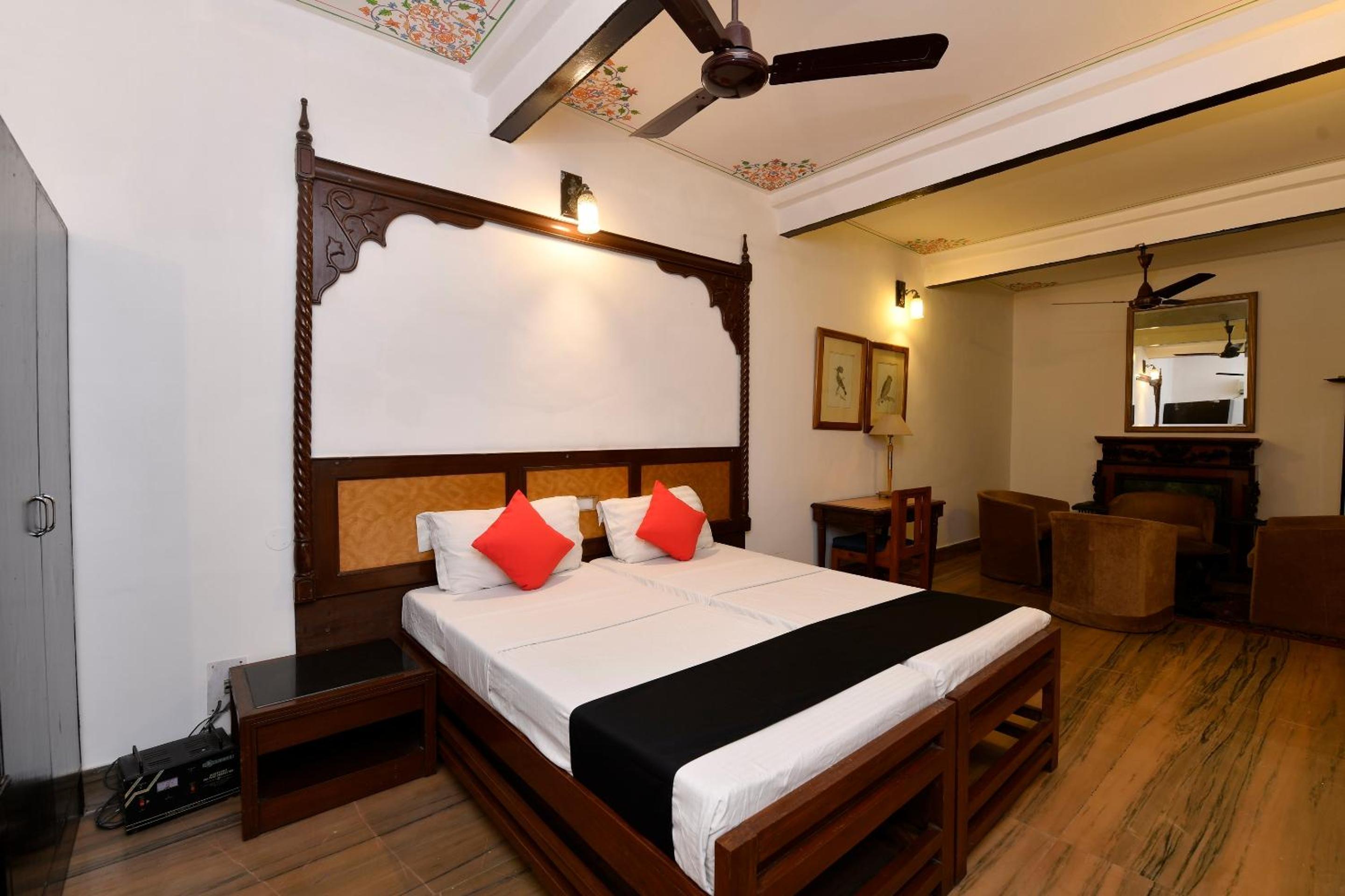 Deluxe Double or Twin Room
