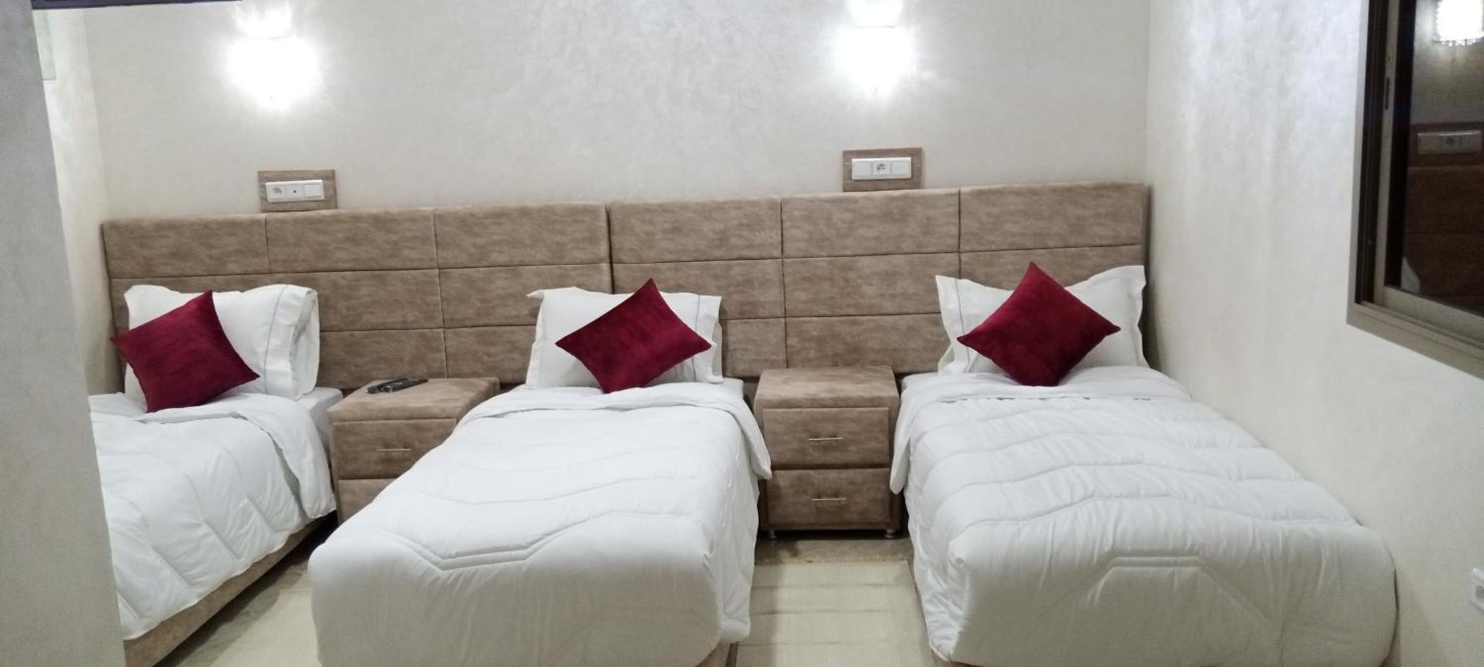 Luxury Triple Room - Photo 9