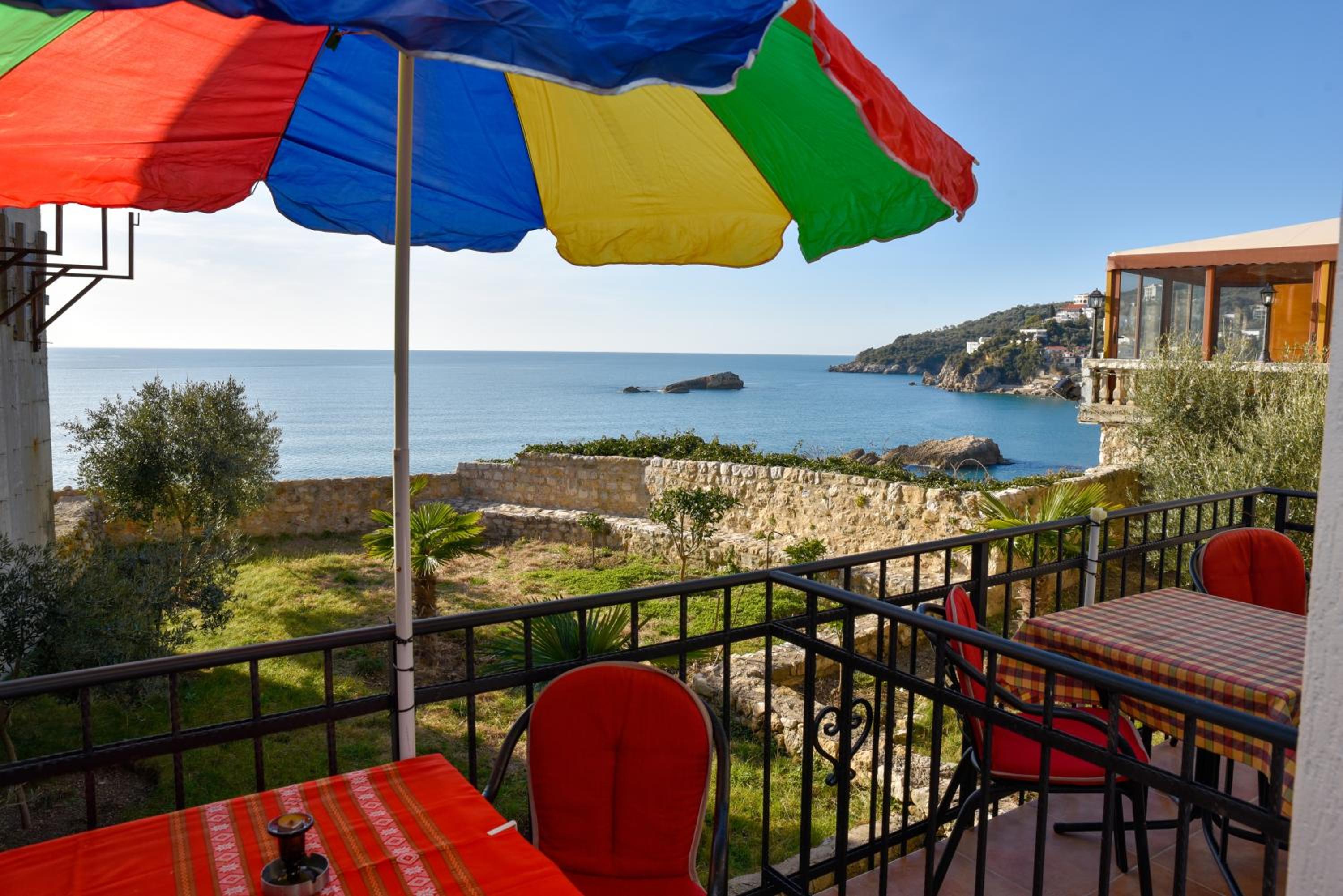 Apartment with Sea View - Photo 6