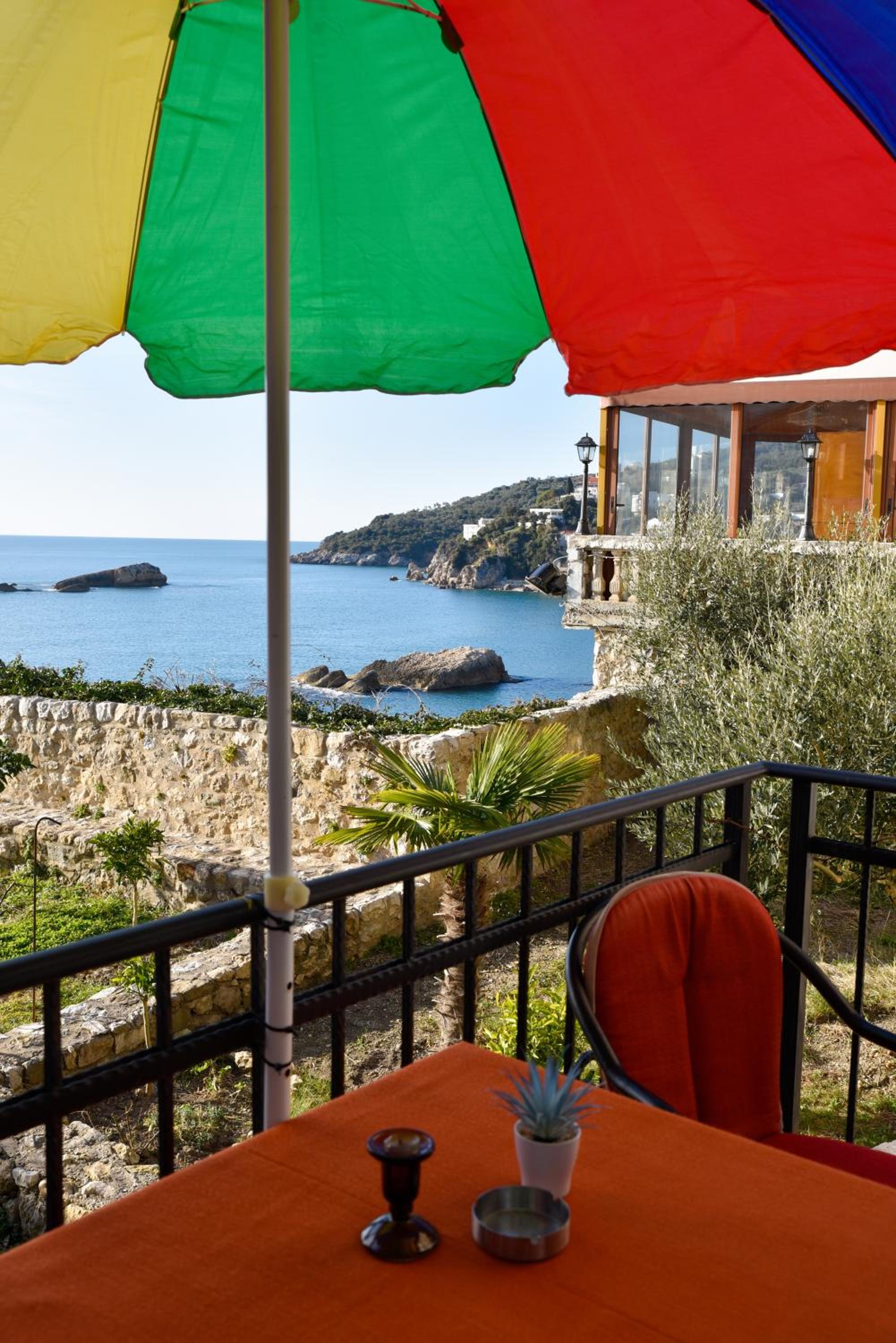 Apartment with Sea View - Photo 12
