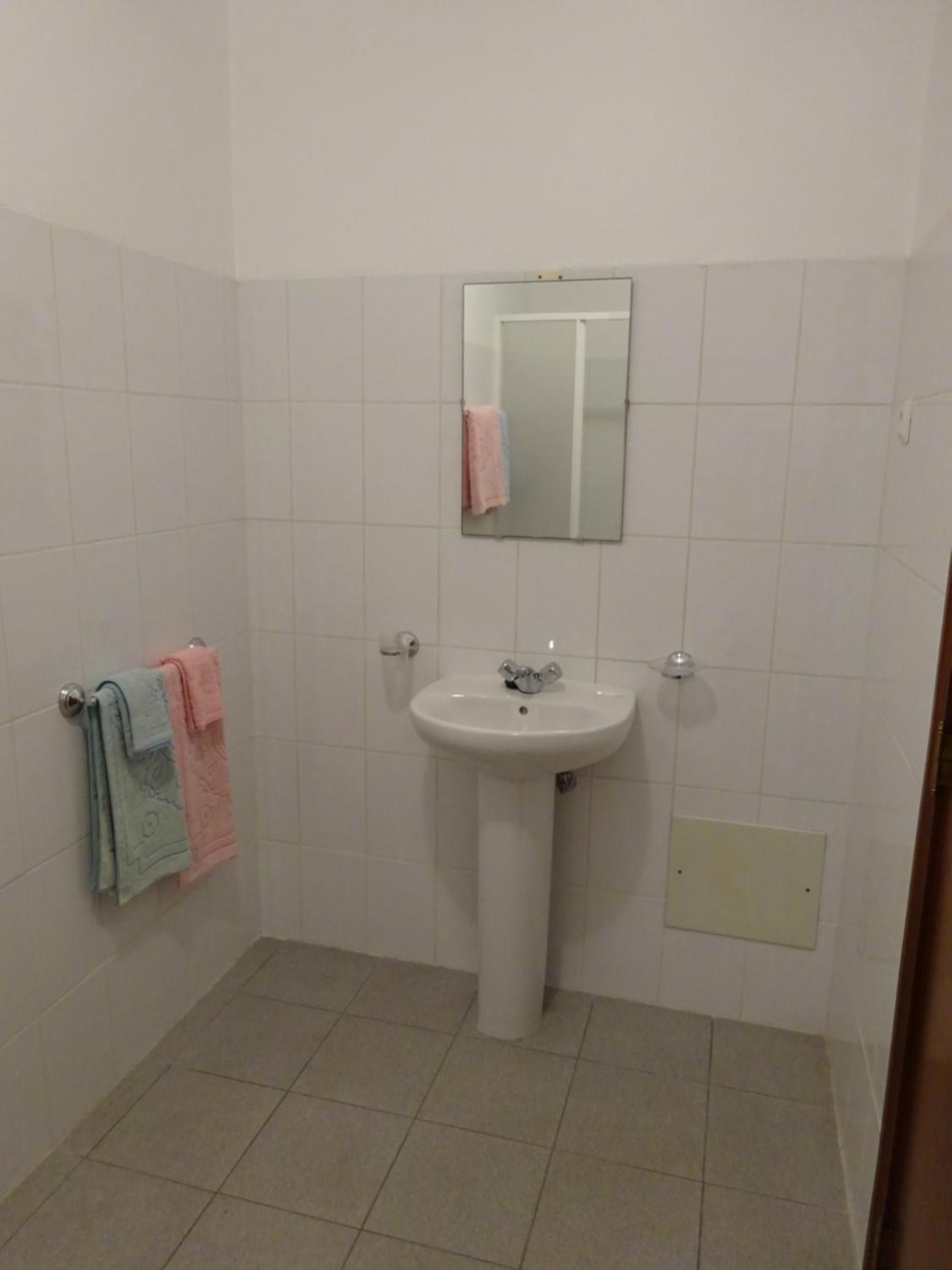 Double or Twin Room - Photo 9