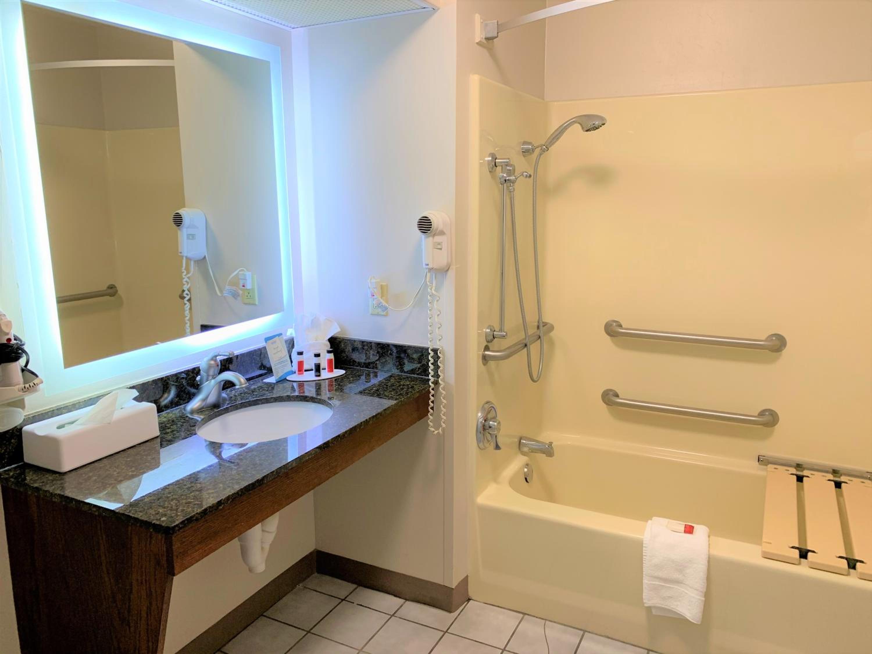 King Room - Mobility Access/Non-Smoking - Photo 2