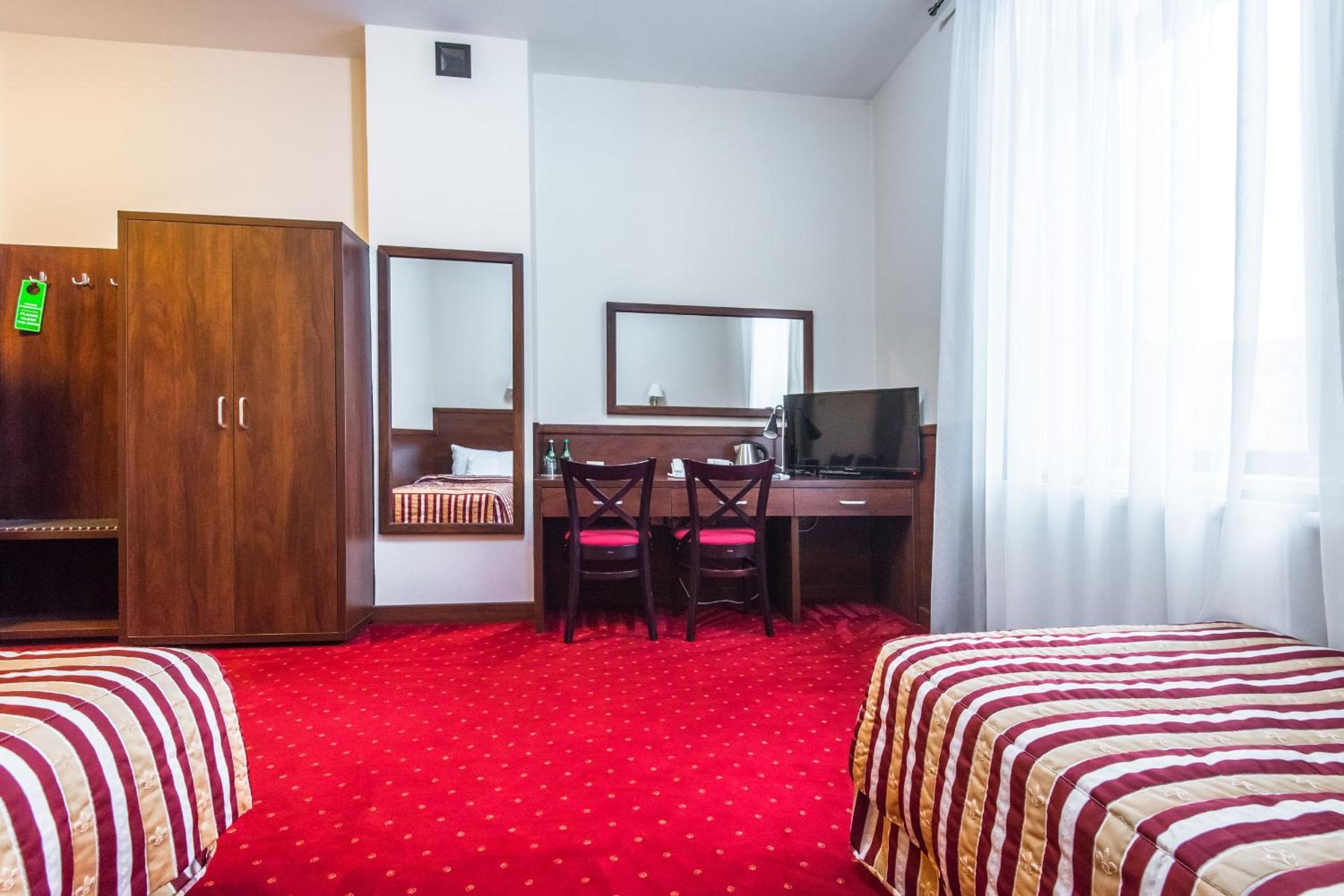 Standard Double or Twin Room - Photo 3