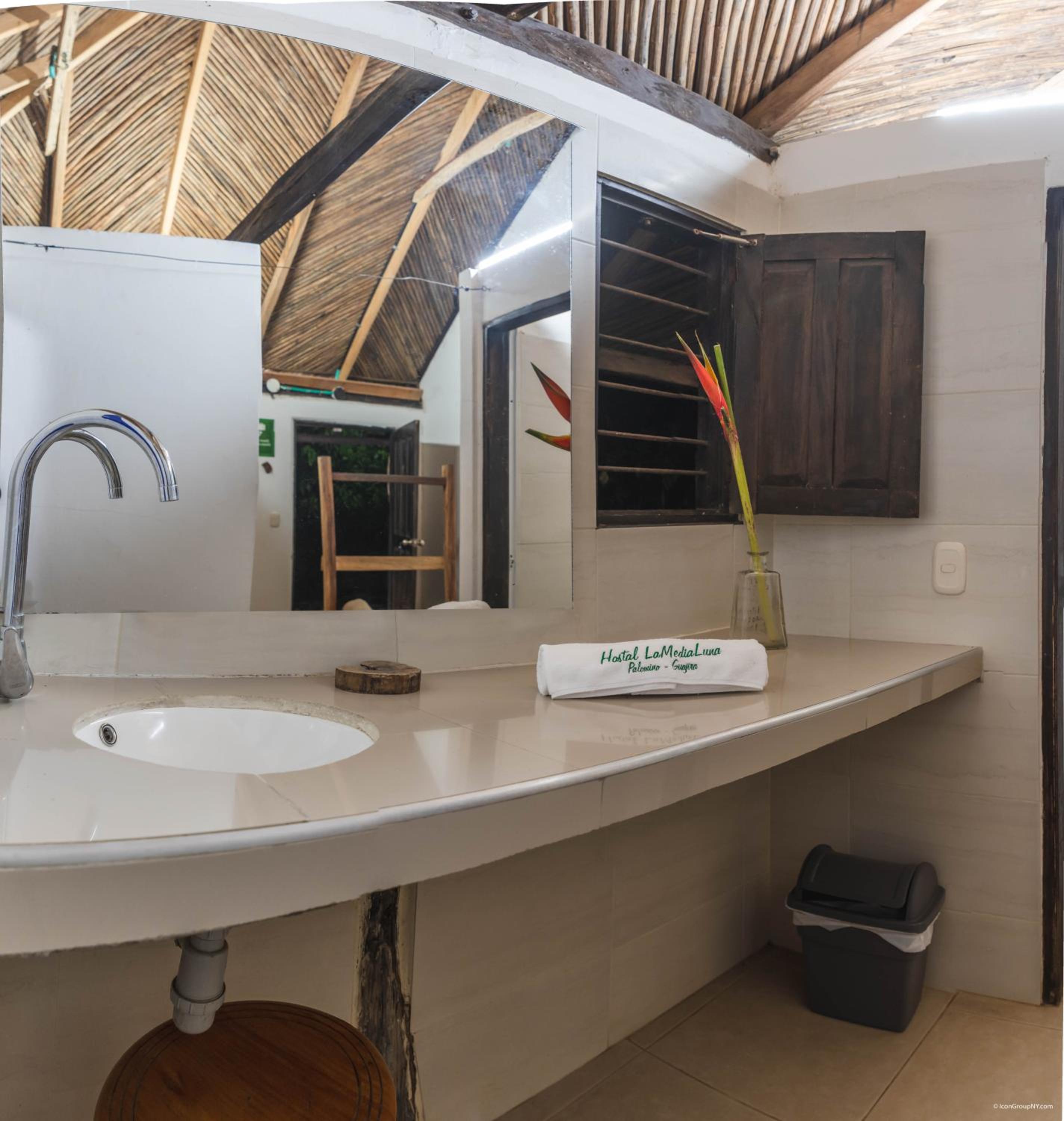 Bungalow 2 photo 3