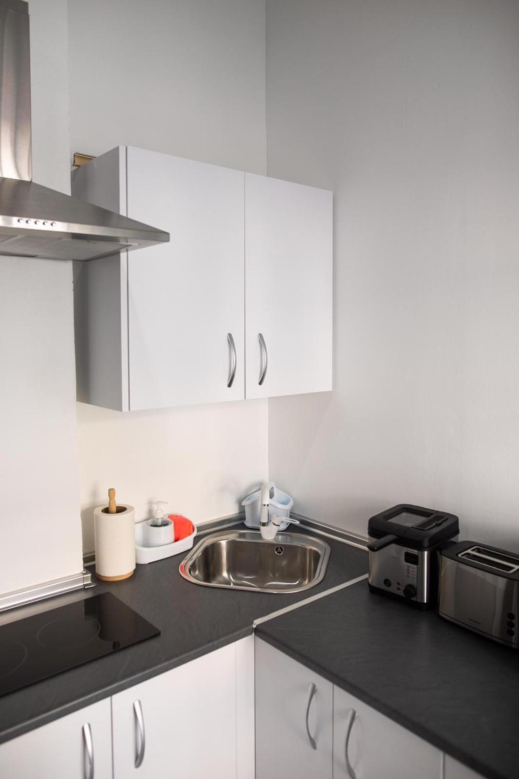 One-Bedroom Apartment - Photo 22