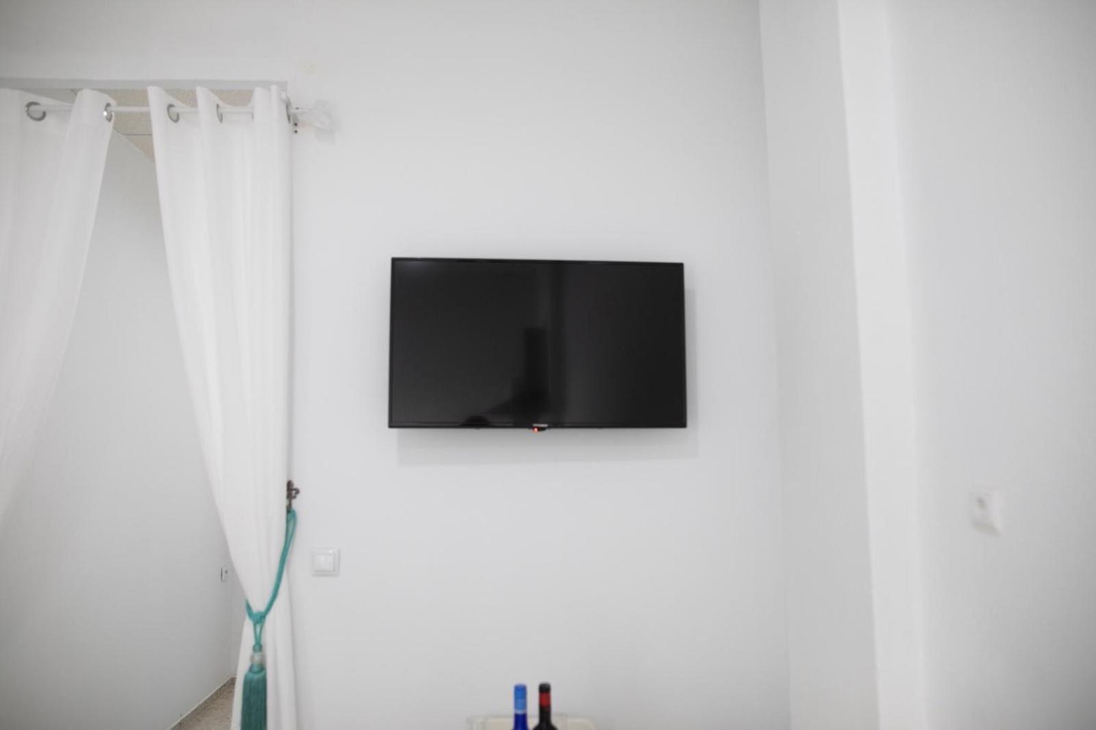 One-Bedroom Apartment - Photo 42