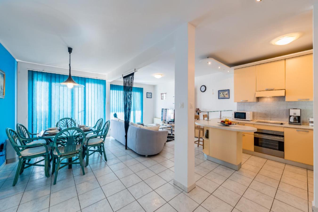 Apartment with Sea View