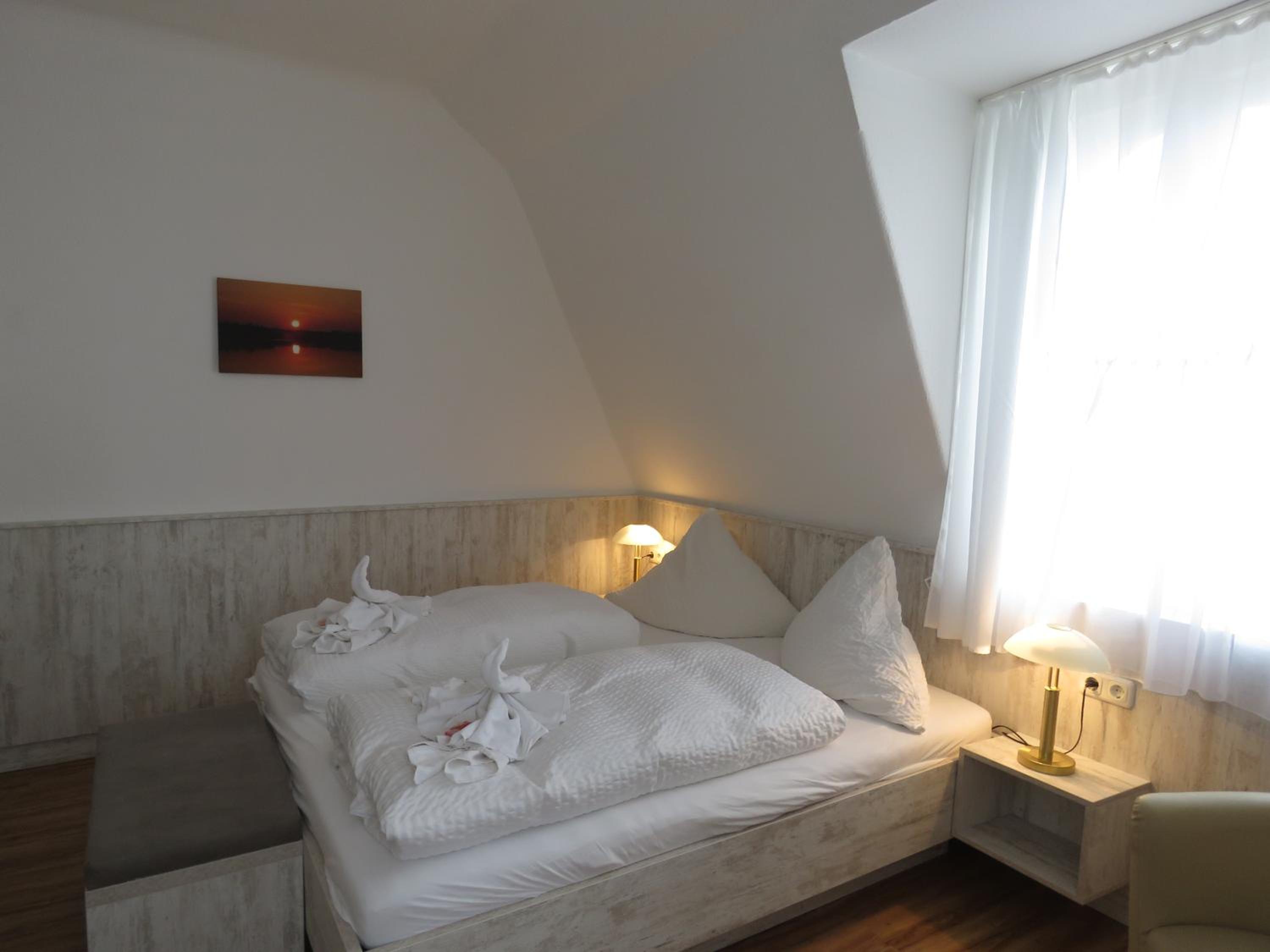 Double Room - Photo 6
