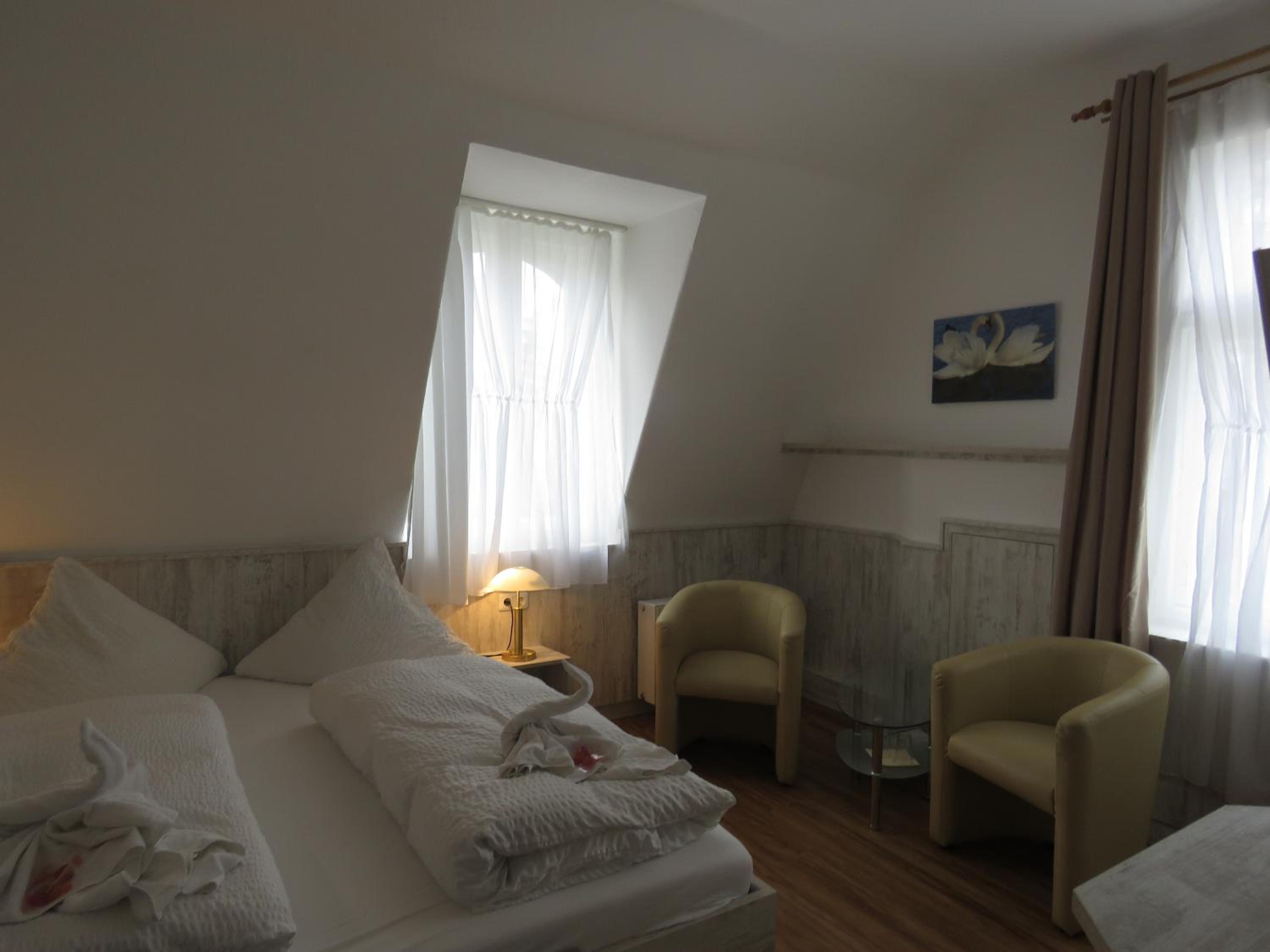 Double Room - Photo 5