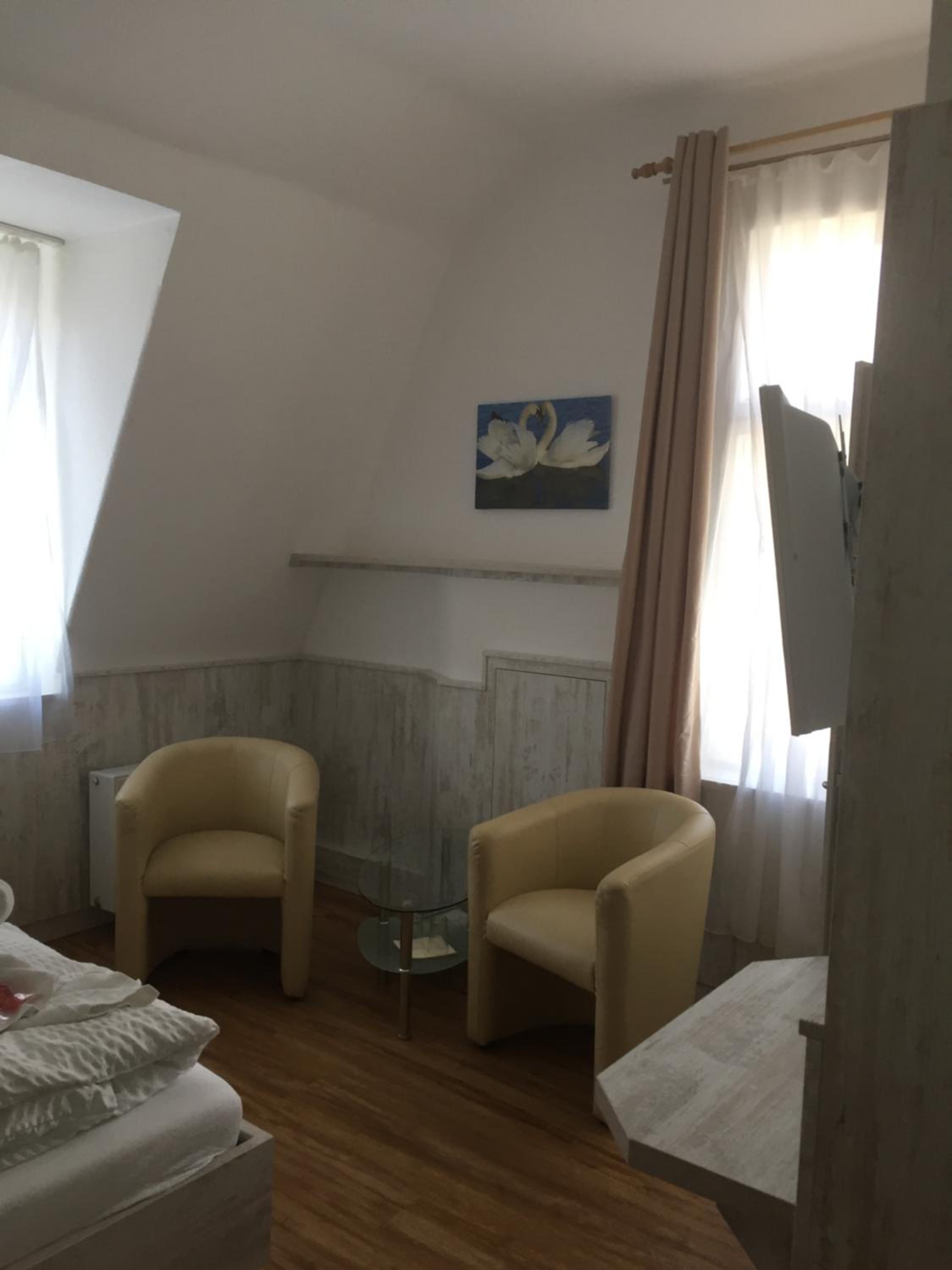 Double Room - Photo 3