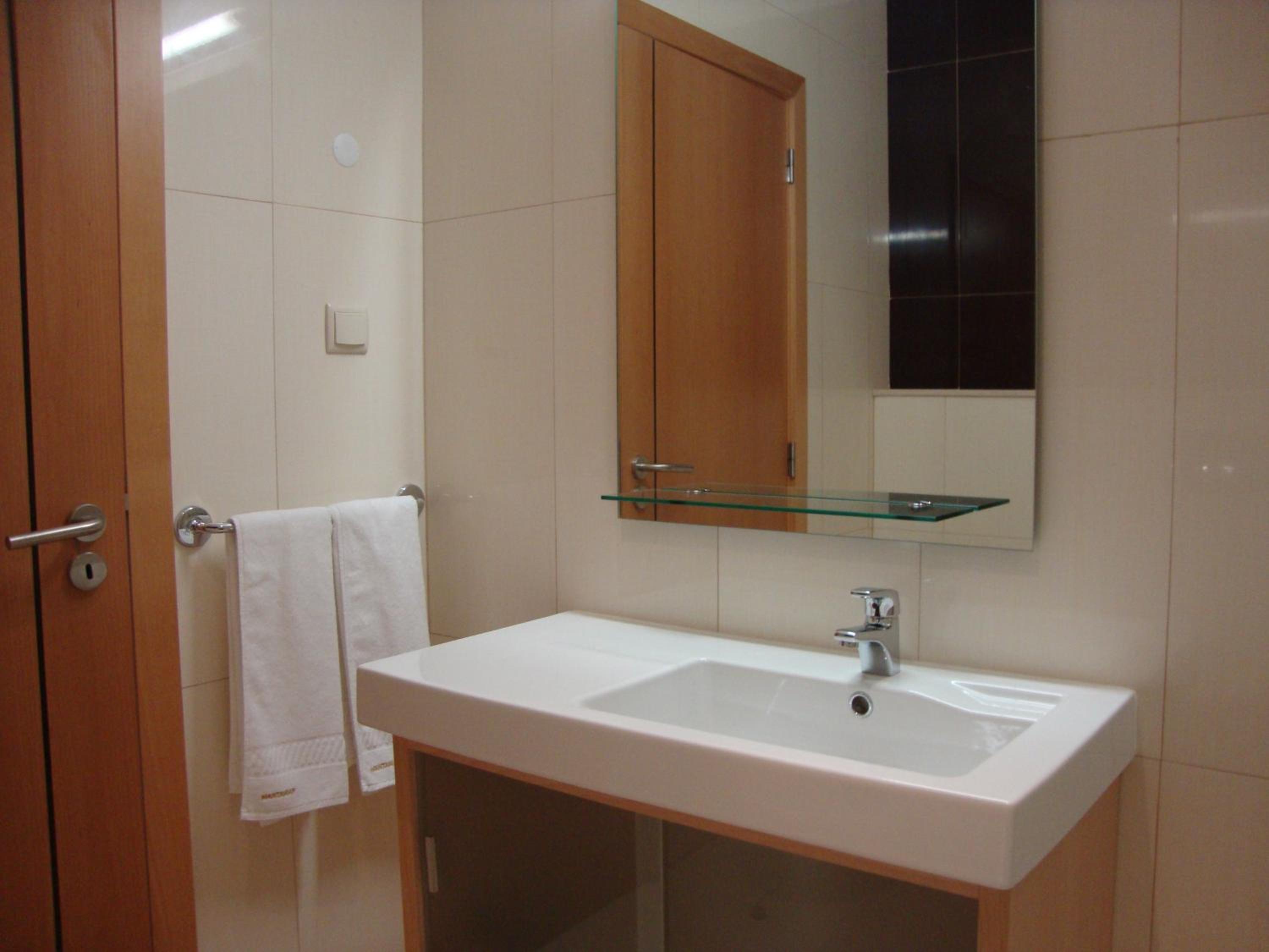 One-Bedroom Apartment - Photo 4