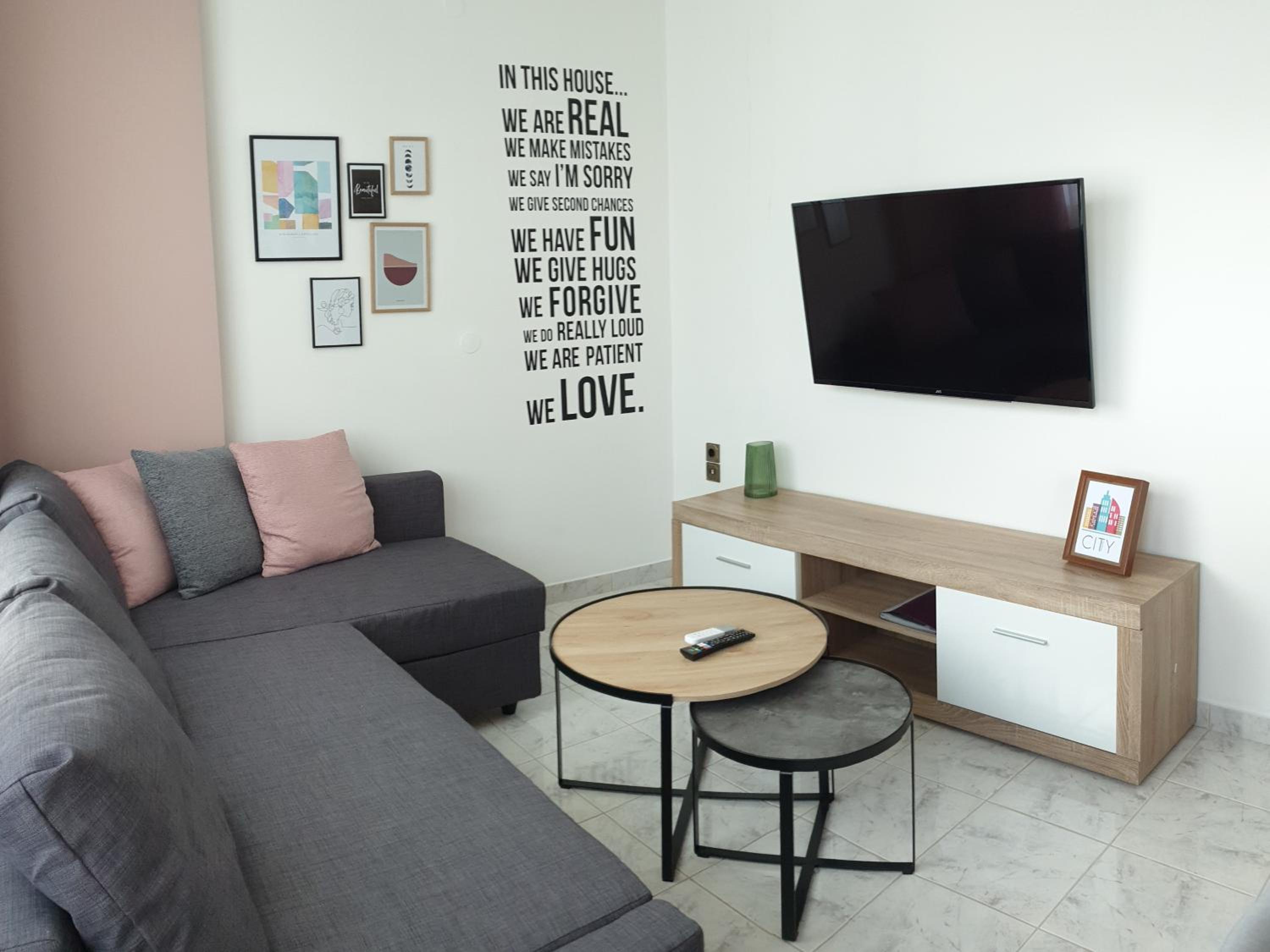 One-Bedroom Apartment - Photo 8