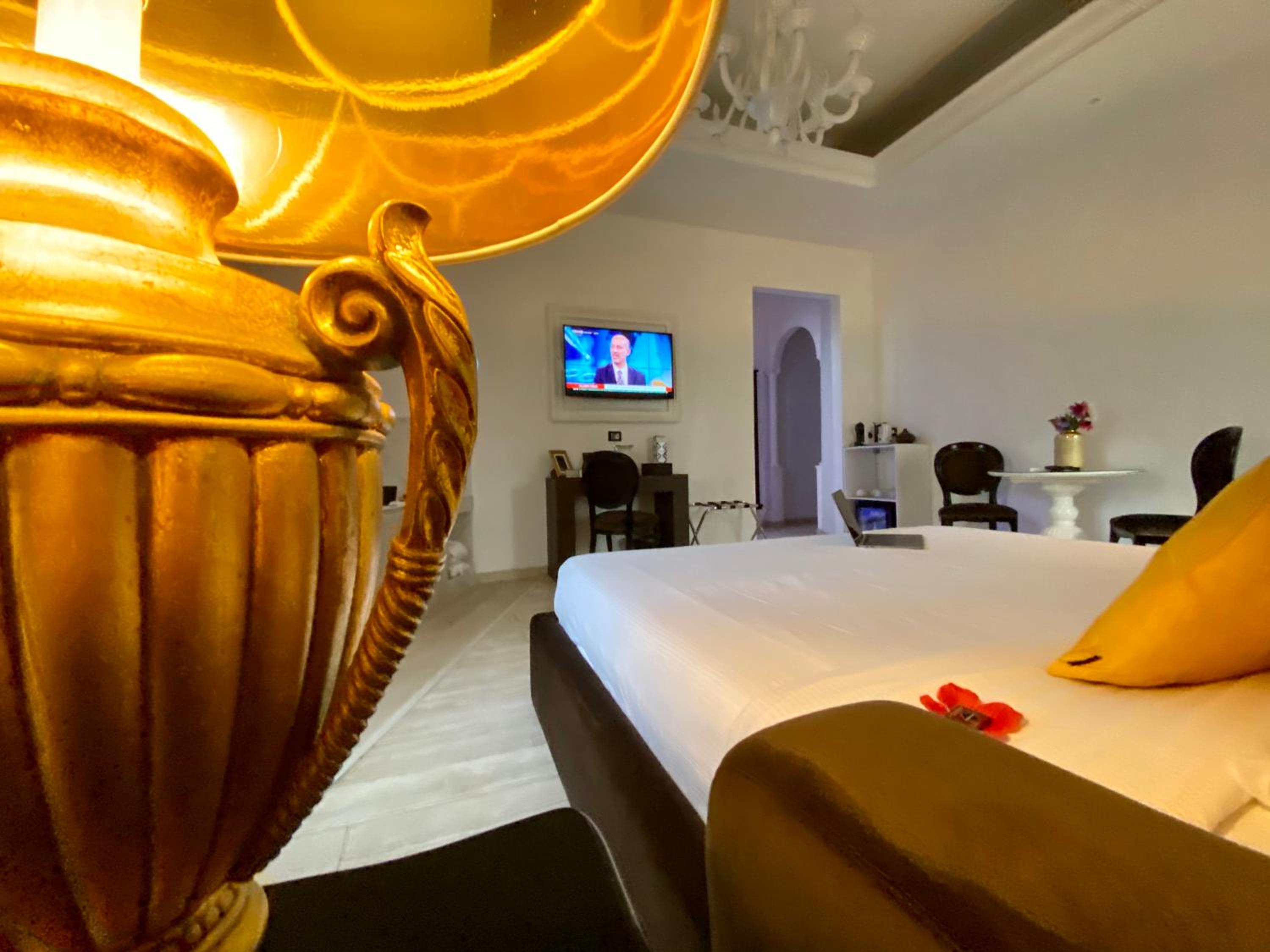 Double Room with Spa Bath photo 2