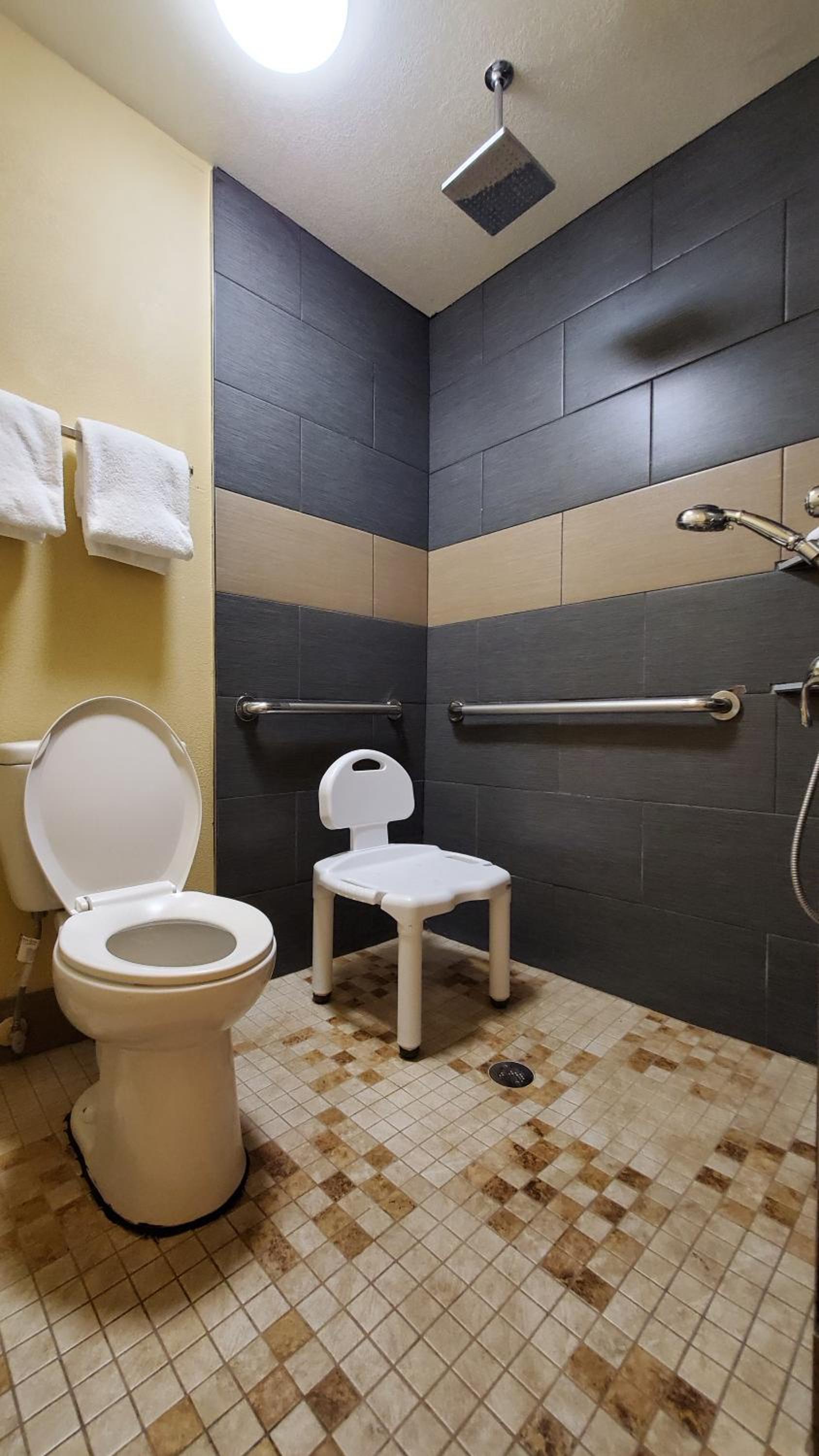 King Room, Disability Access, Non-Smoking - Photo 5