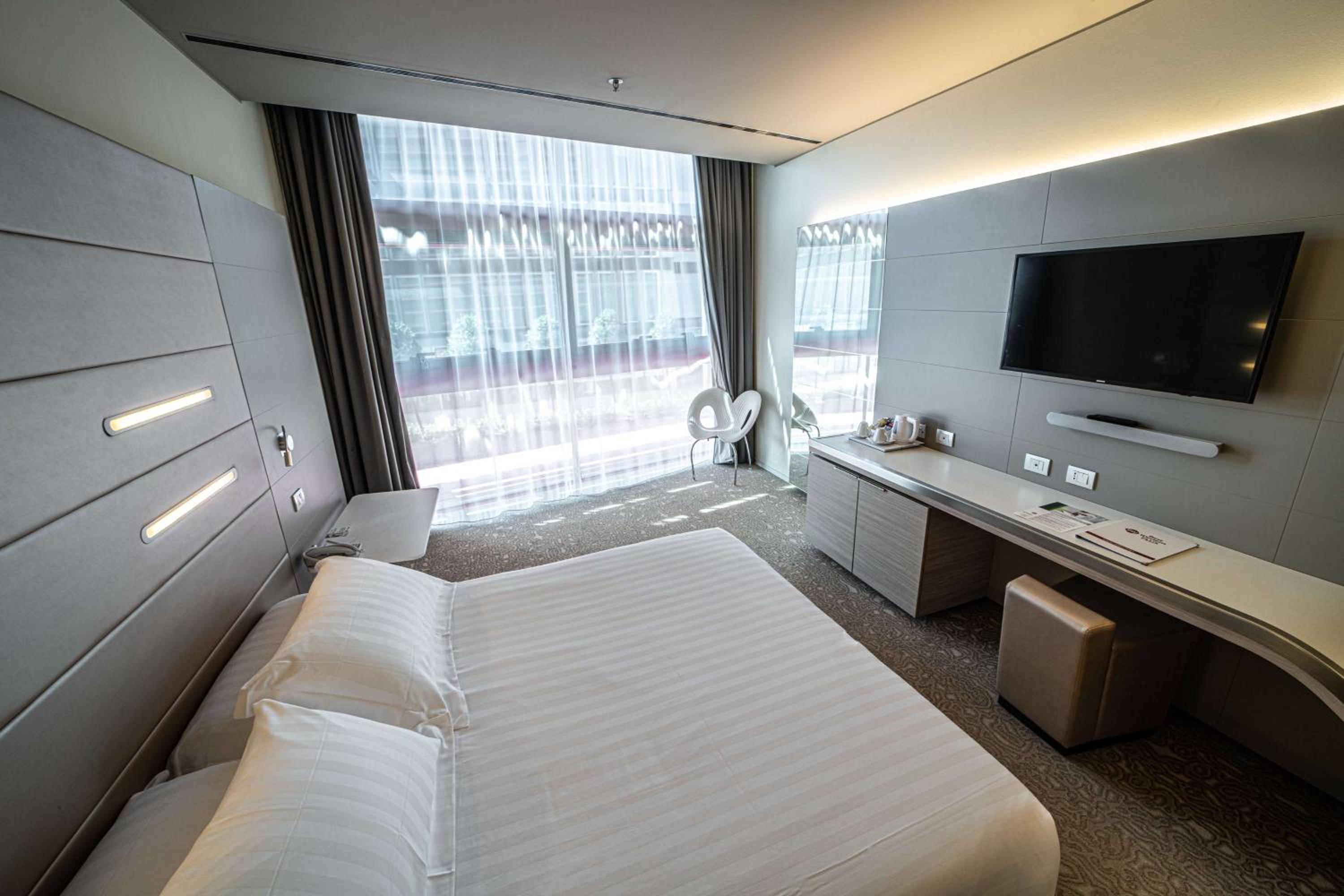Standard Queen Room - Non-Smoking - Photo 1