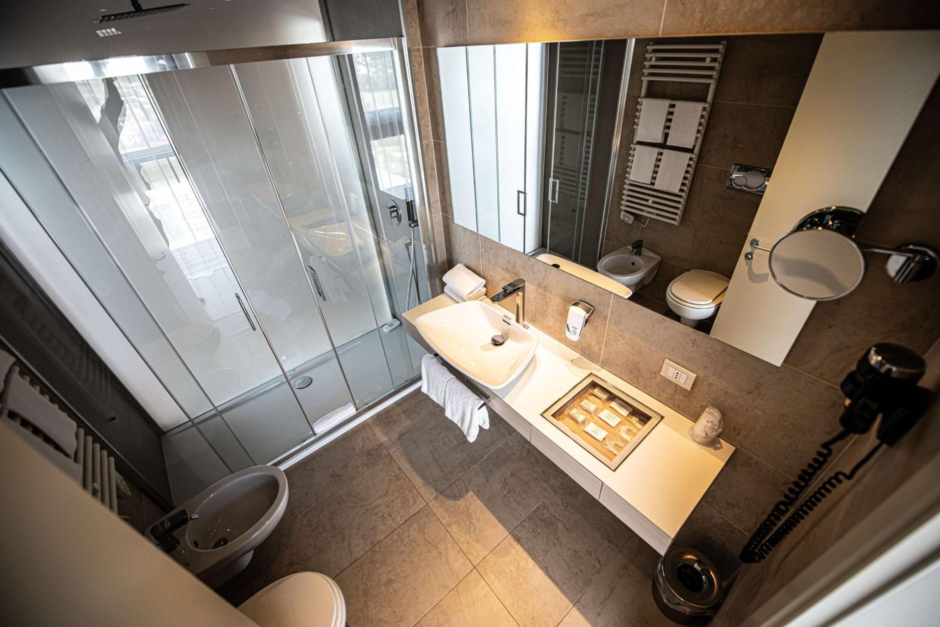 King Suite with Queen Bed - Photo 9