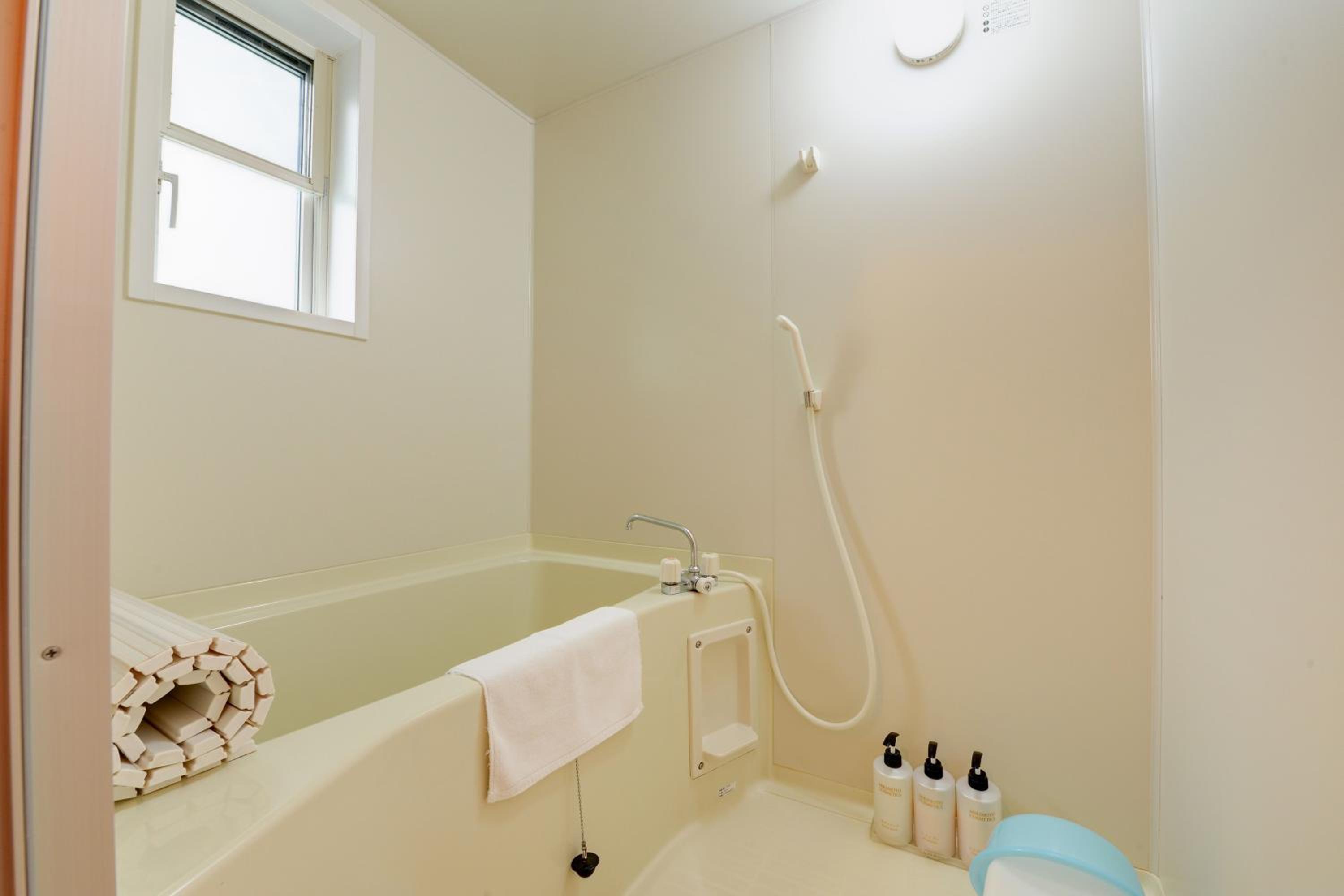 Large Cottage - Photo 7