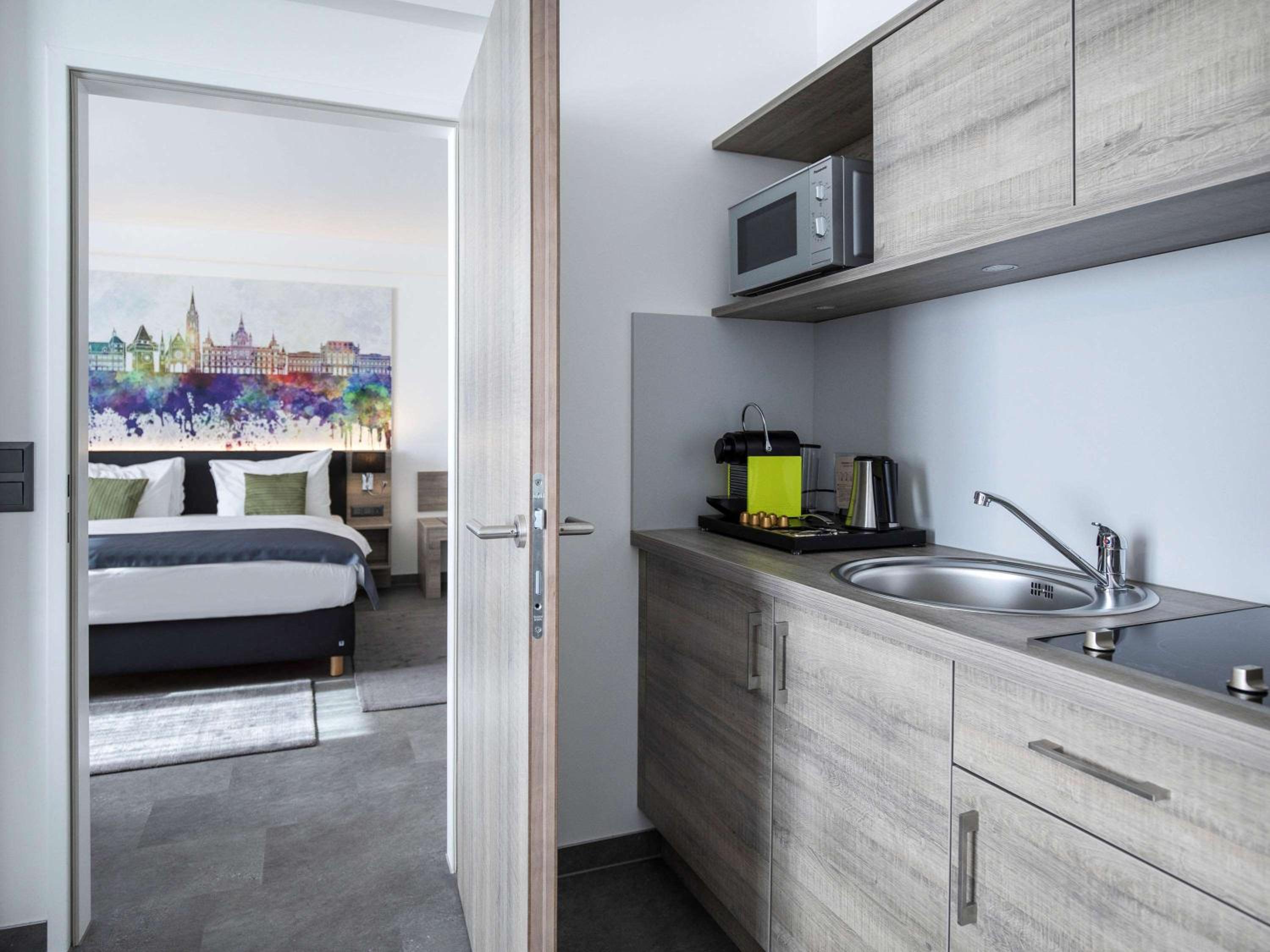 Executive Suite - Photo 6