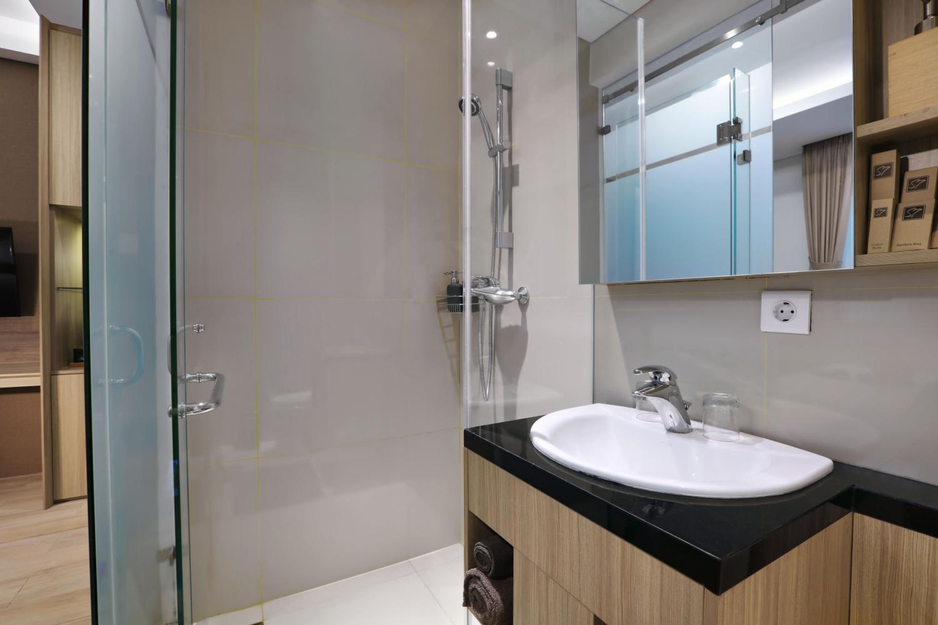 Deluxe Room - Photo 7
