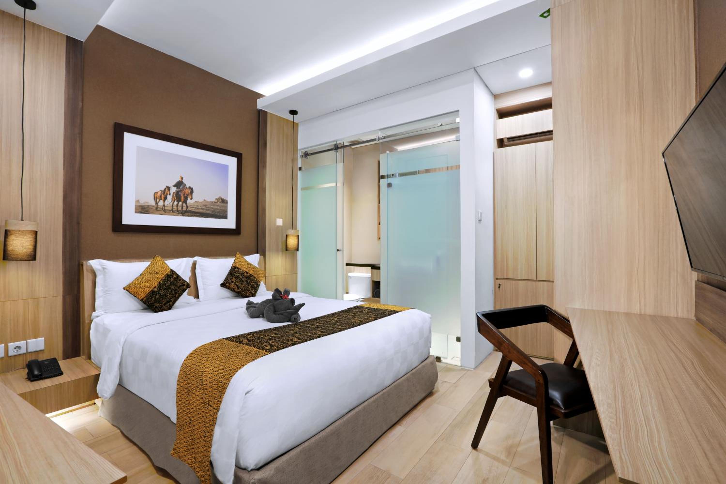 Deluxe Room - Photo 8