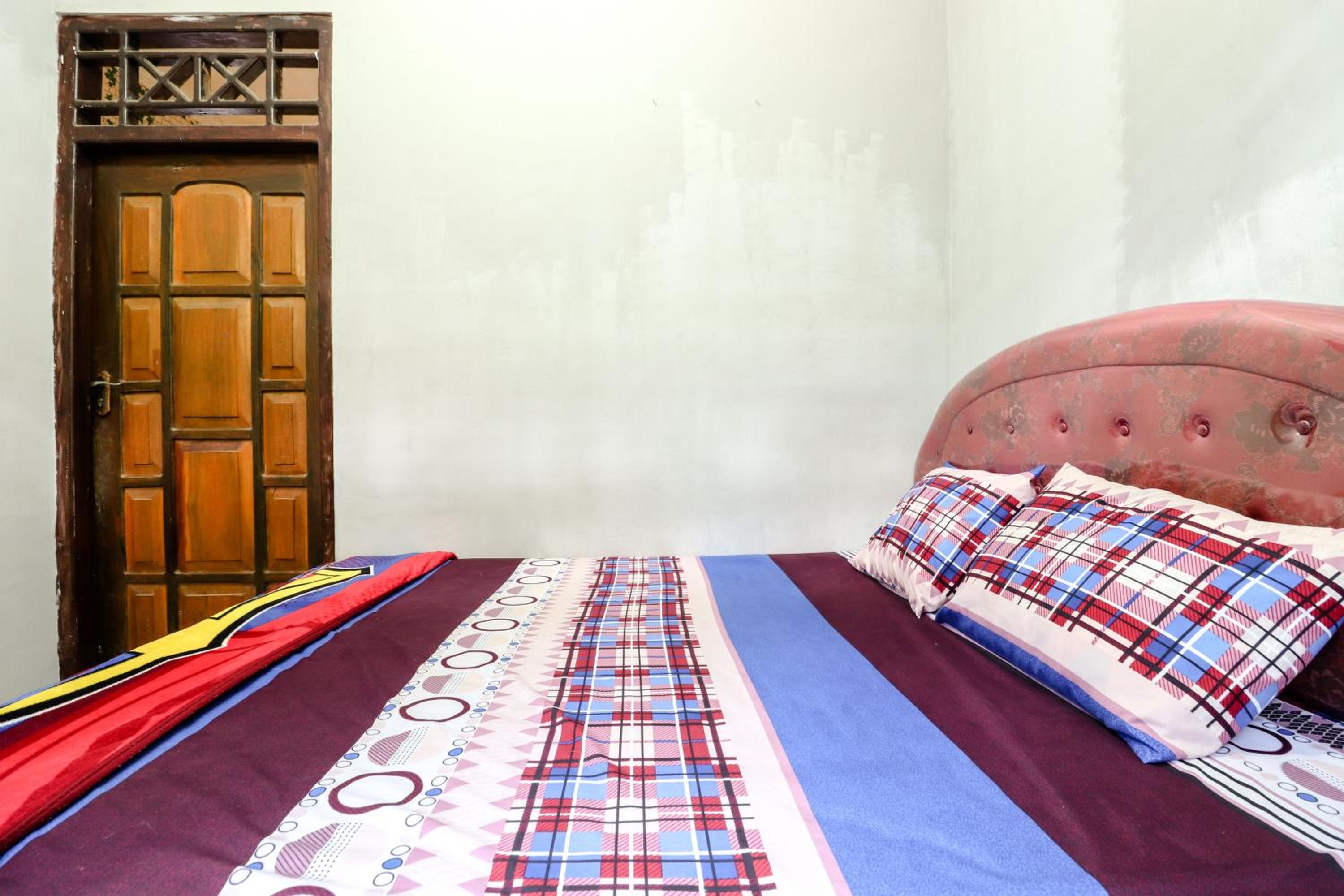 Standard Double Room - Photo 9