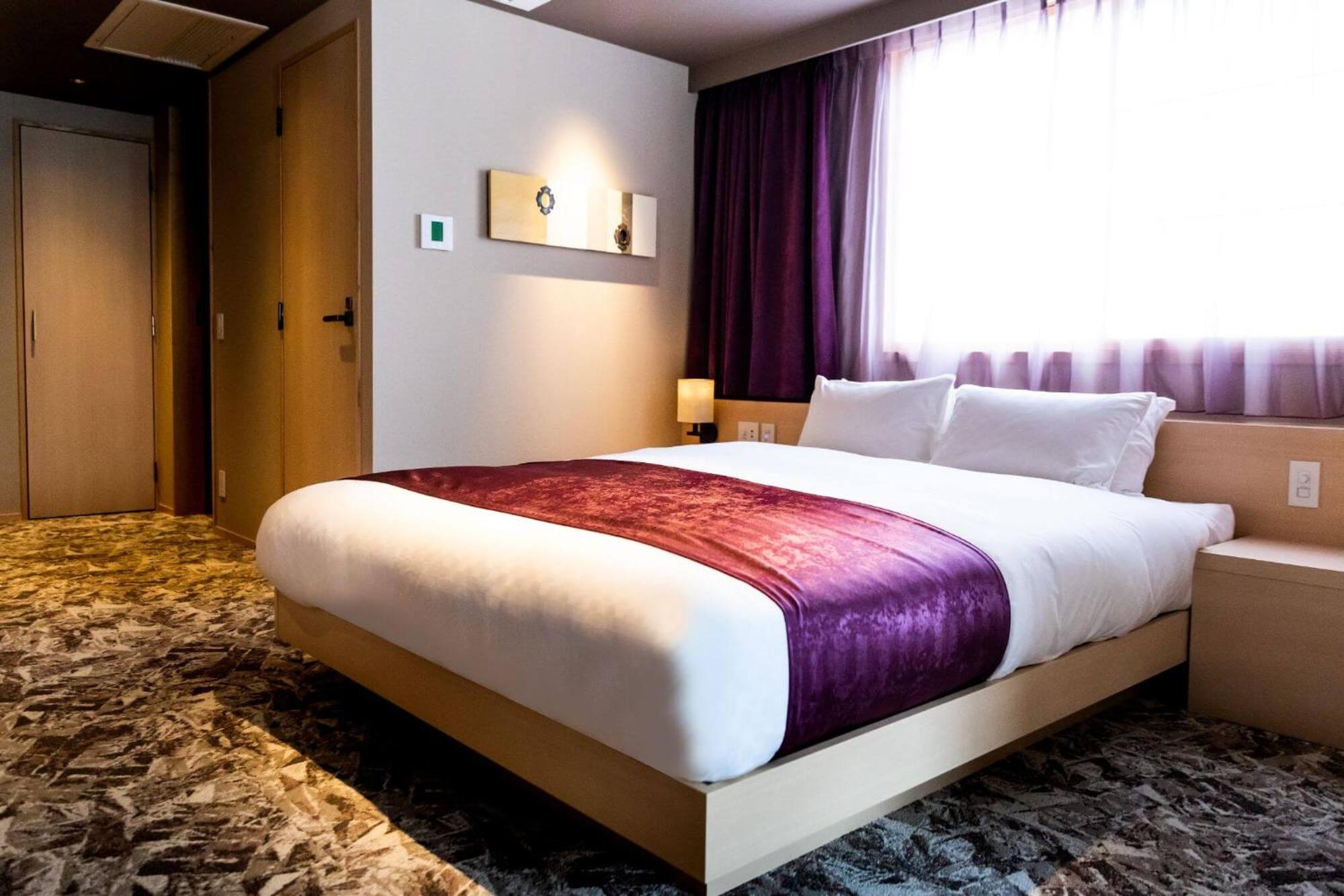 Deluxe Quadruple Room thumbnail 6