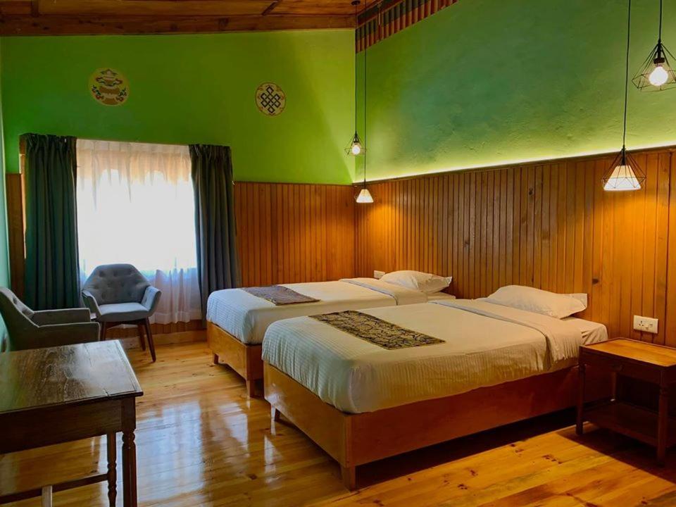 Twin Room With City View