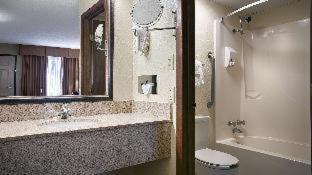 King Room with Roll-in Shower - Disability Access/Non-Smoking - Photo 7