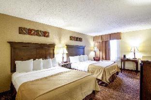 King Room with Roll-in Shower - Disability Access/Non-Smoking - Photo 2