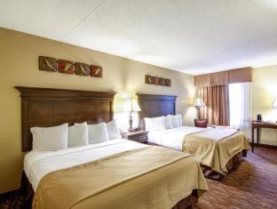 King Room with Bath Tub - Disability Access/Non-Smoking  - Photo 6