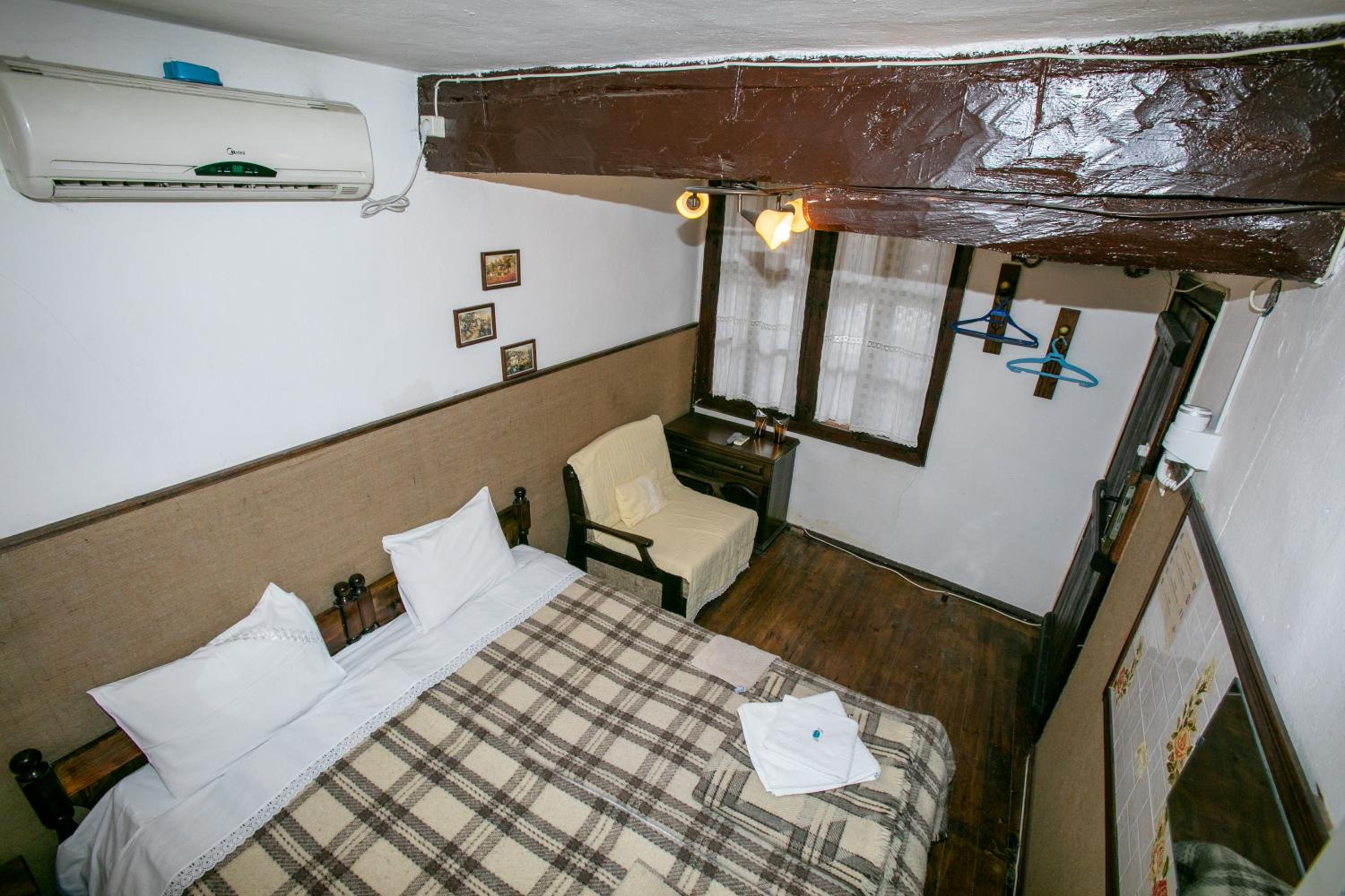 Twin Room with Private External Bathroom