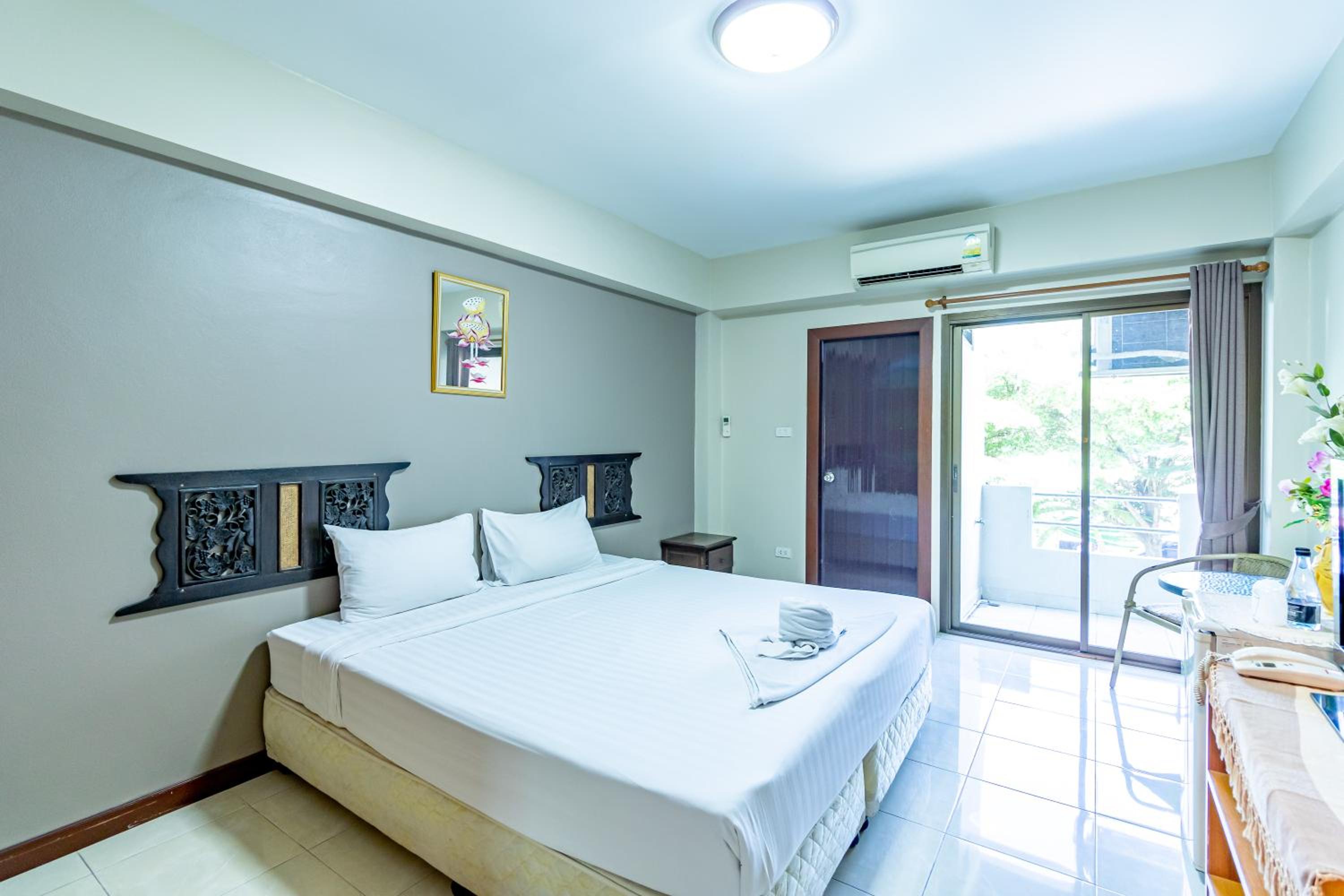 Superior Double or Twin Room - Photo 11