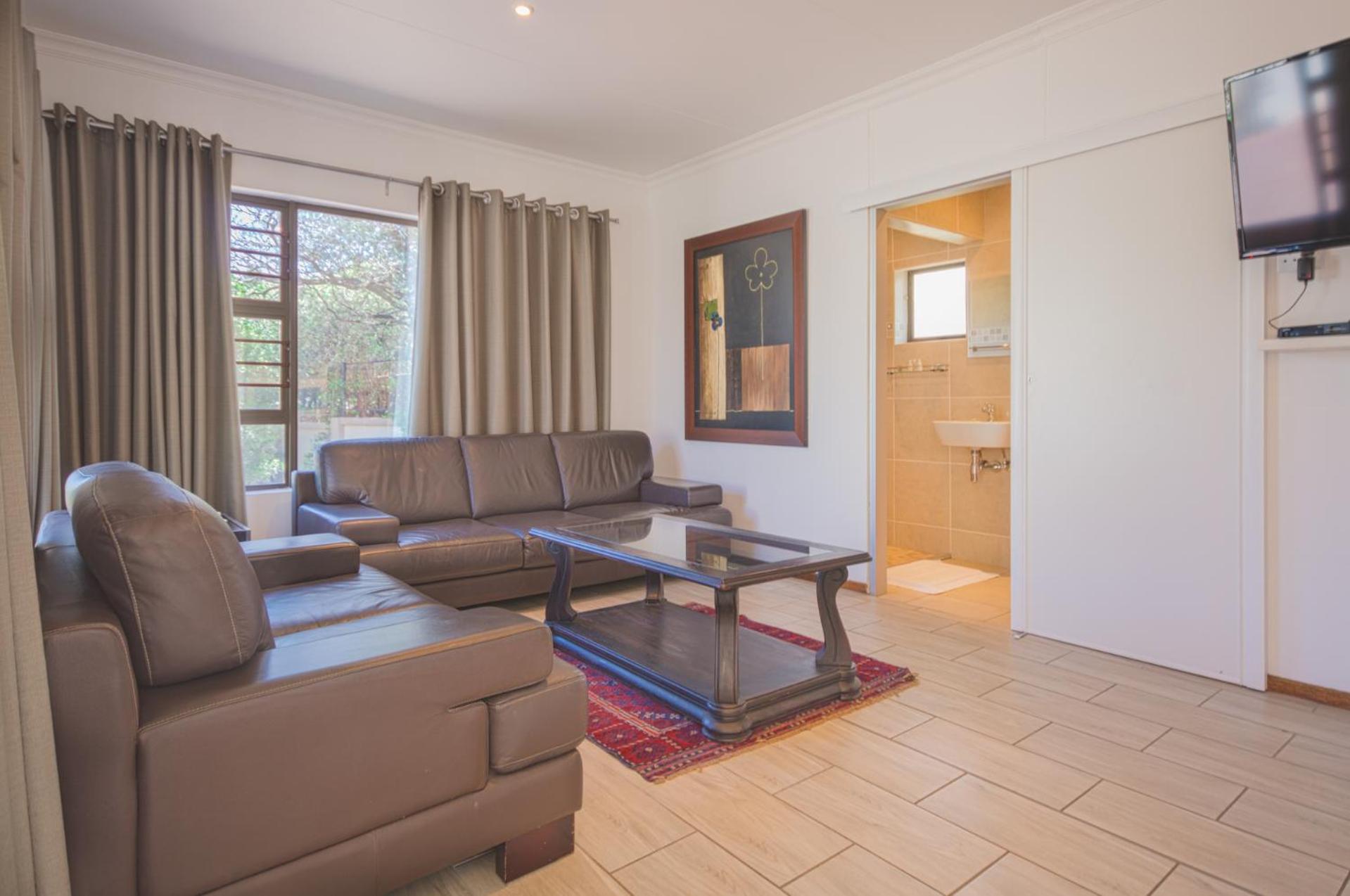 Family Room photo 3