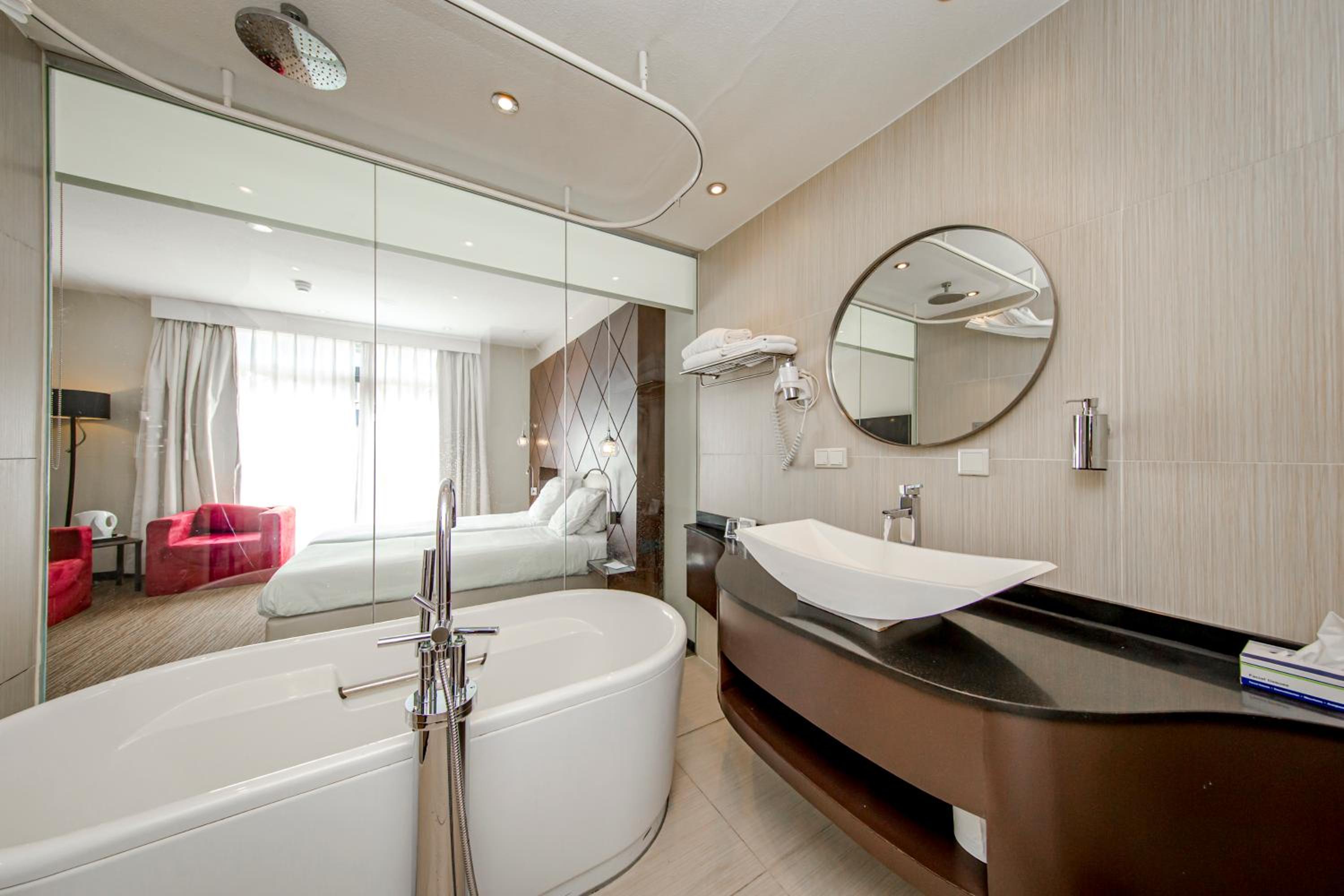 Comfort Double Room with Bath - Photo 4