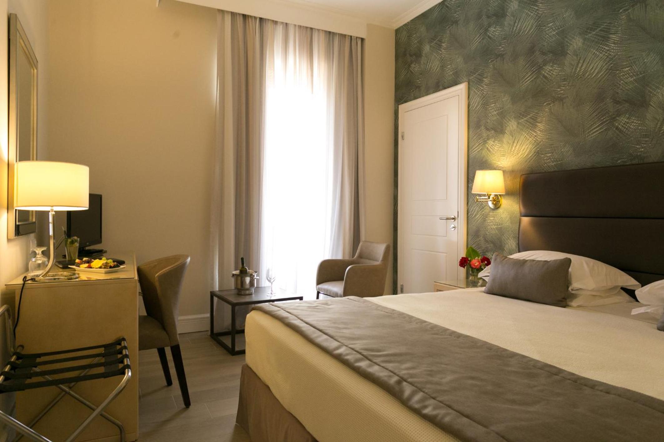 Double Room - Photo 6