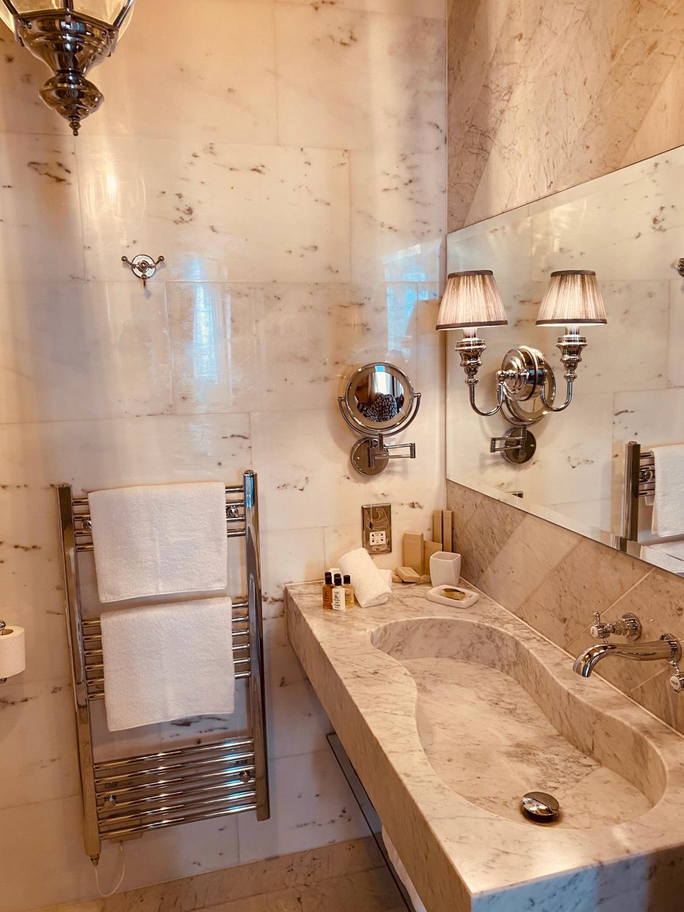 Suite with Private Pool - Photo 4