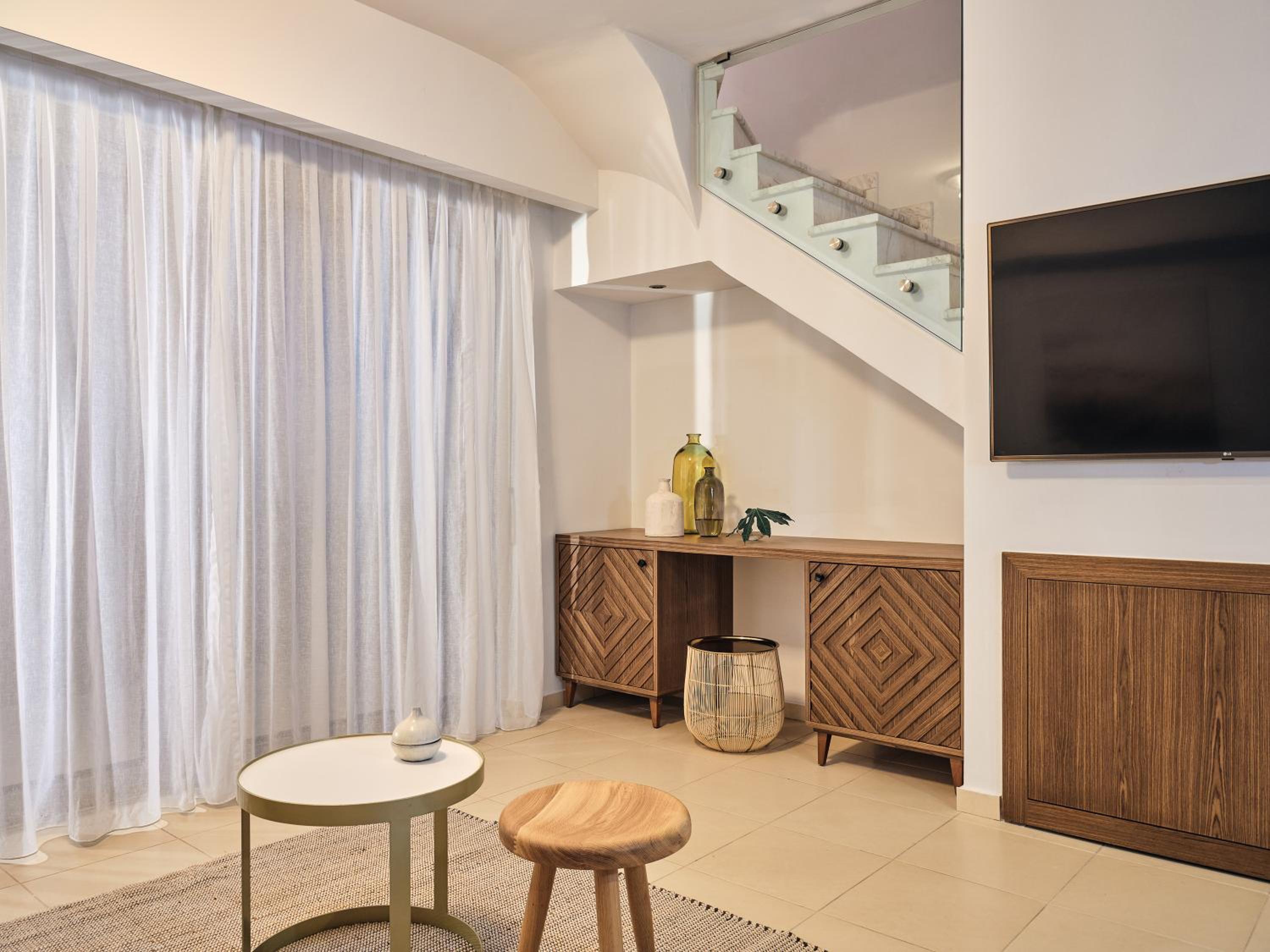 Luxury Villa Sea Front with Private Pool - Photo 6