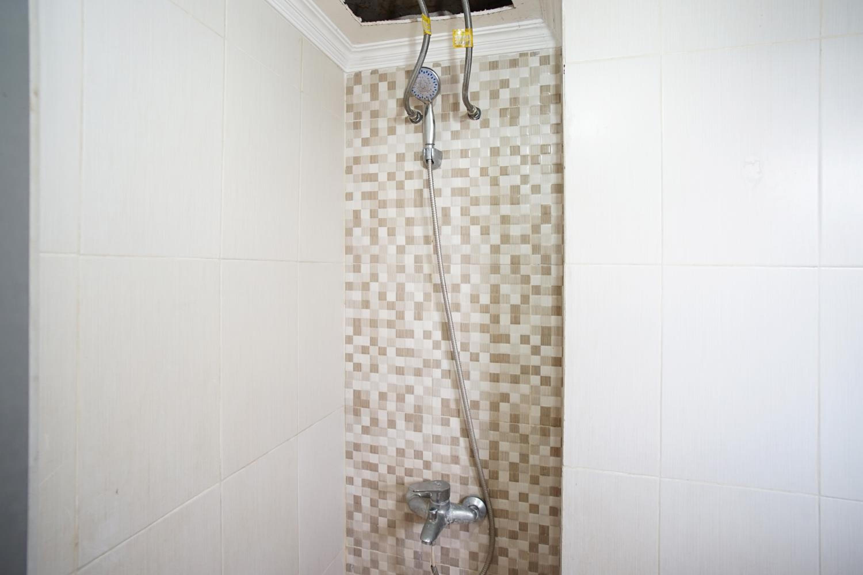 Two-Bedroom Apartment - Photo 11