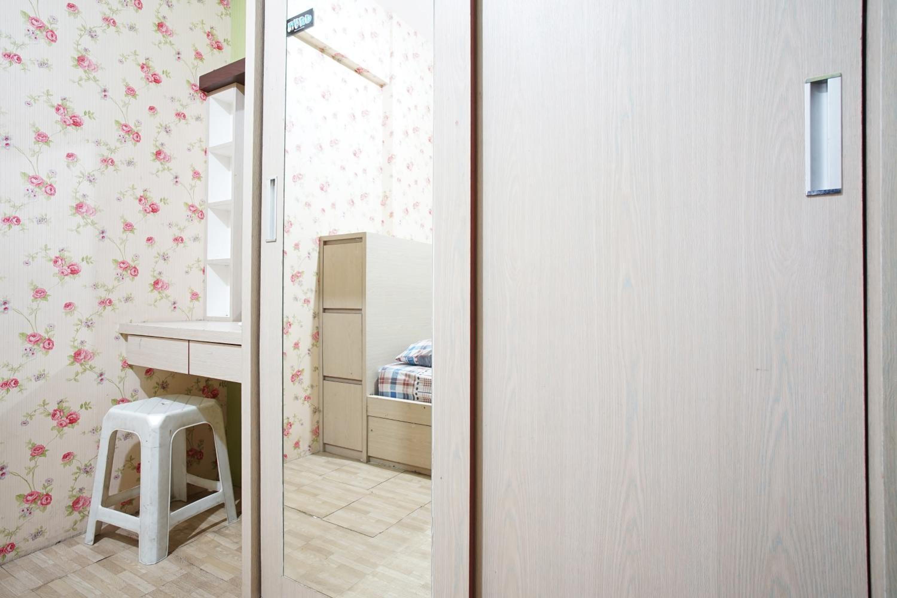 Two-Bedroom Apartment - Photo 5