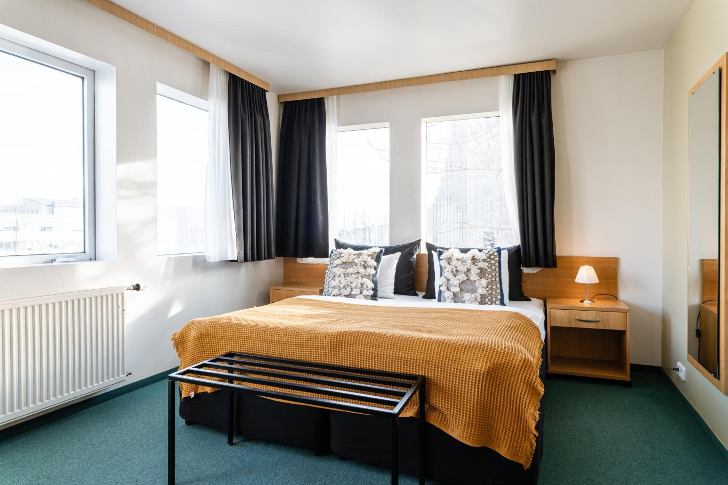 Double Room with Church View - Photo 11