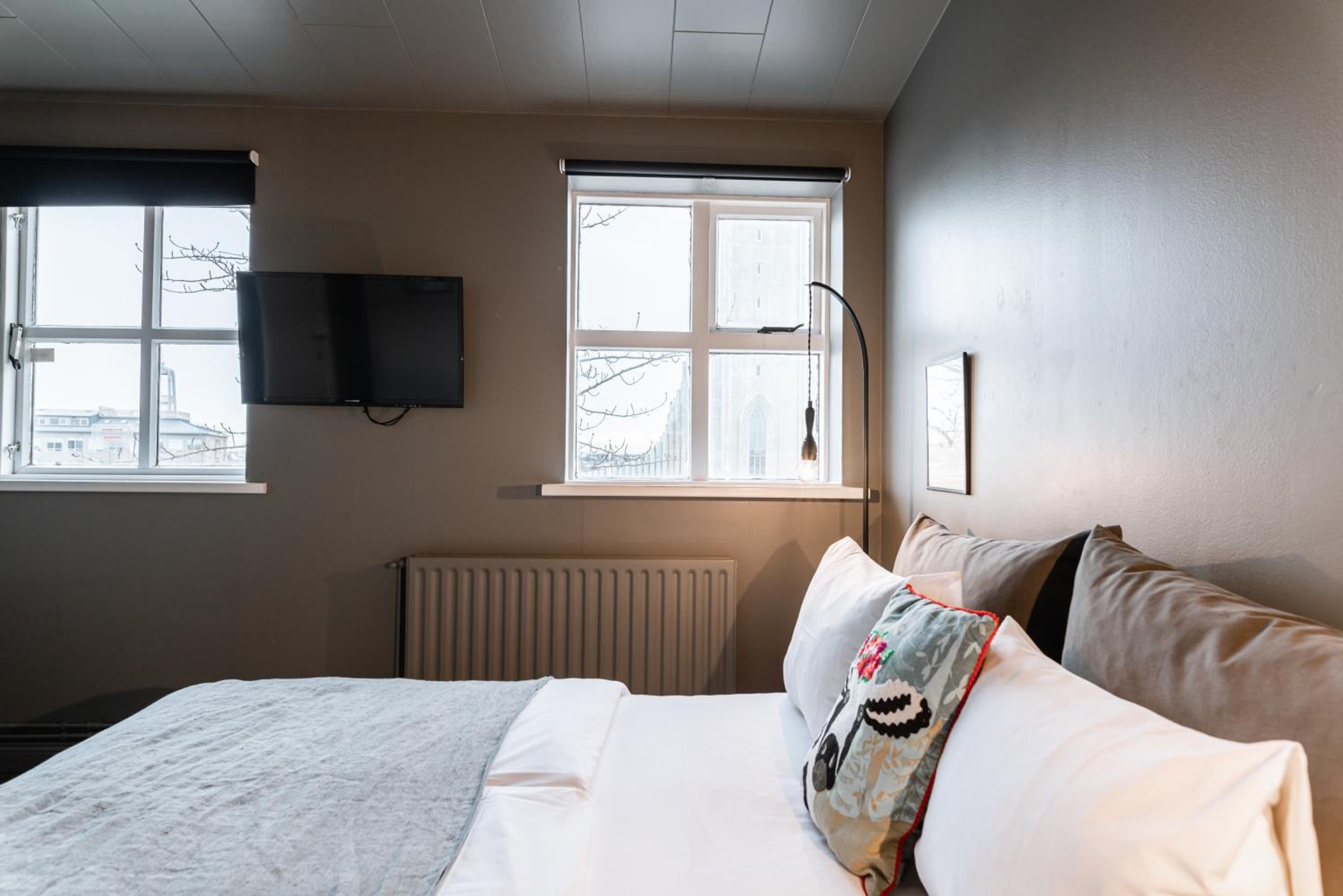 Double Room with Church View - Photo 5