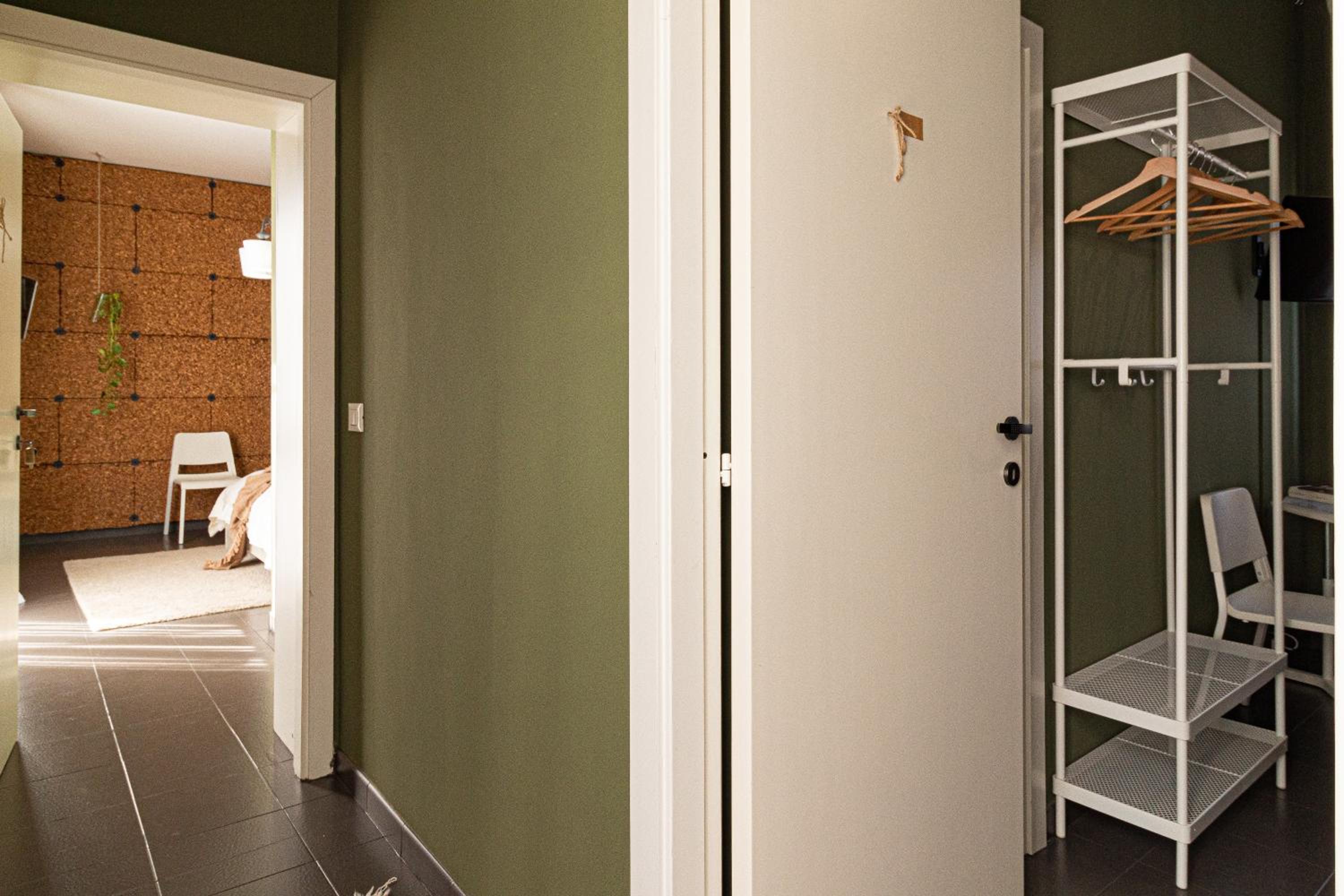 Double Room with Private Bathroom - Photo 2